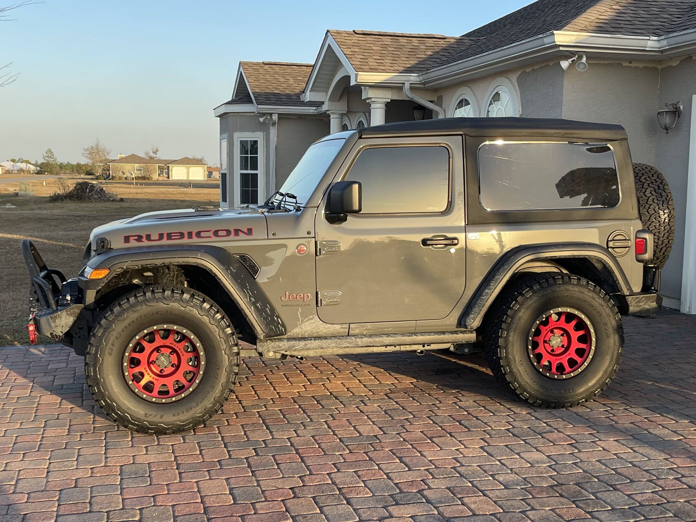 Jeep Wrangler JL White or sting-gray? E909437F-B259-43CE-81AA-5D75343DB578