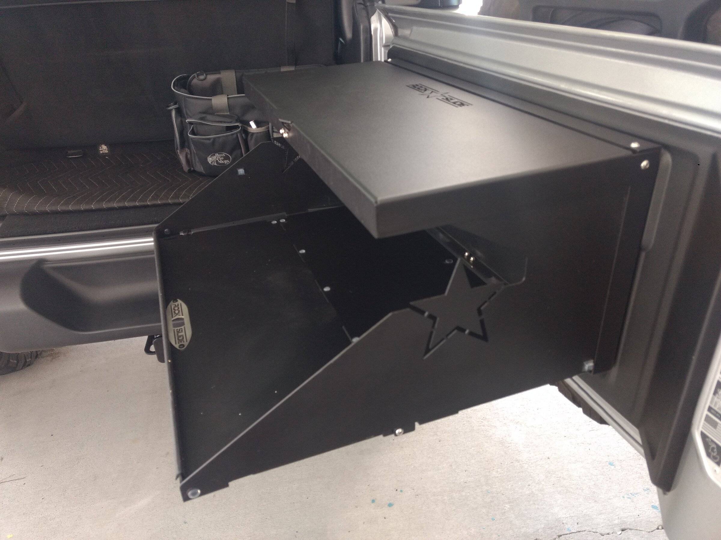 Jeep Wrangler JL Rockslide Engineering tailgate table $150 IMG_20220219_102000940 (1)
