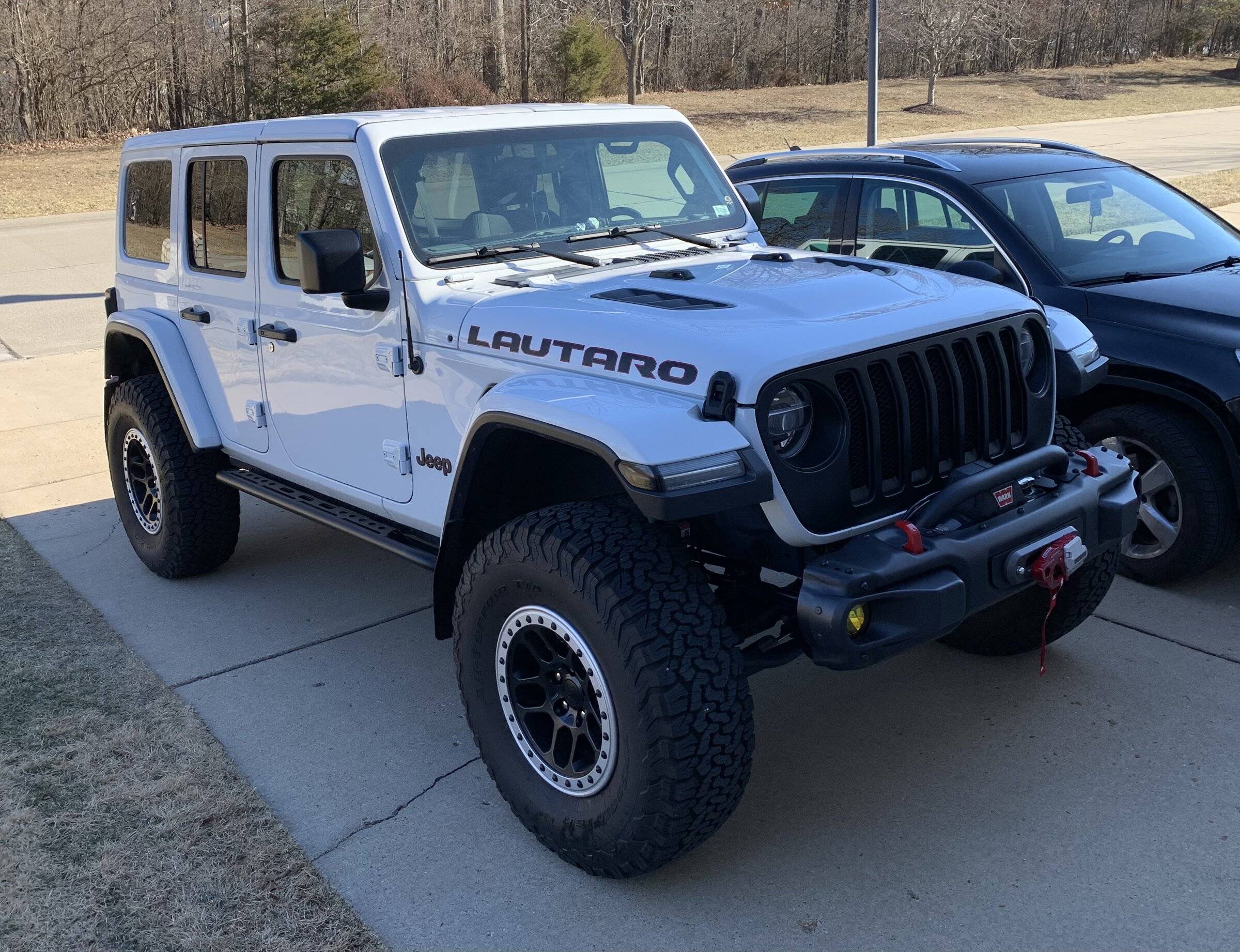 Jeep Wrangler JL White or sting-gray? 1645580613092
