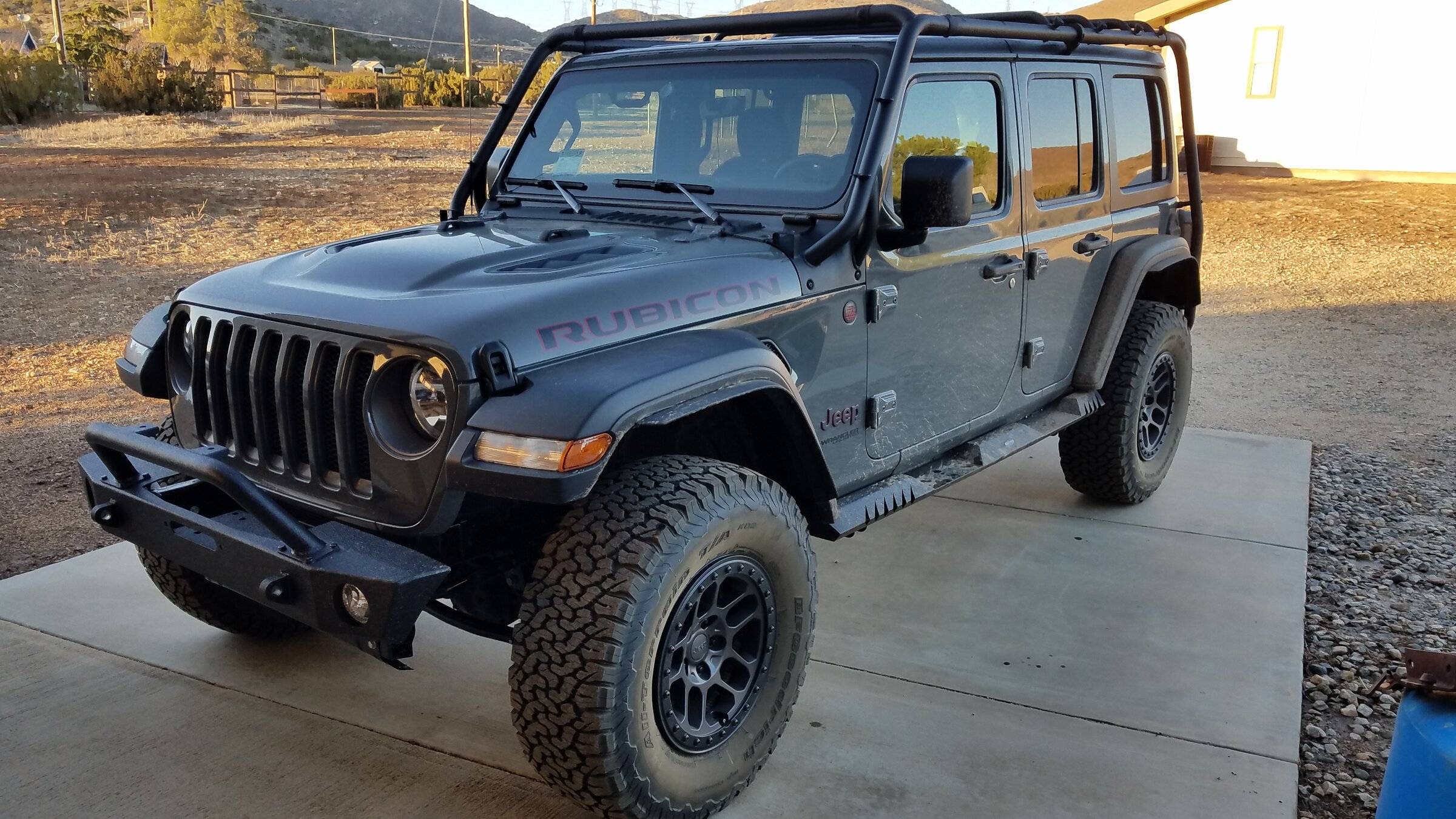 Jeep Wrangler JL White or sting-gray? 20211226_161652