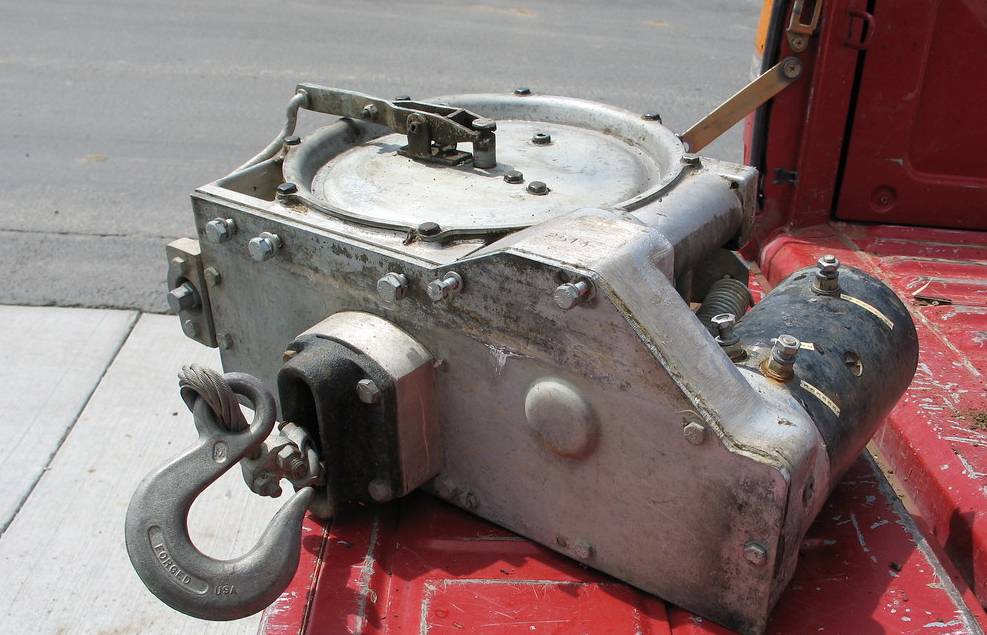 Jeep Wrangler JL This Guy Thinks Harbor Freight Winch Better Than Warn hickey.JPG