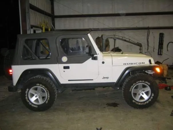 Jeep Wrangler JL JLU Rubicon Suspension vs.  Gladiator Rubicon Suspension 2004 Ru