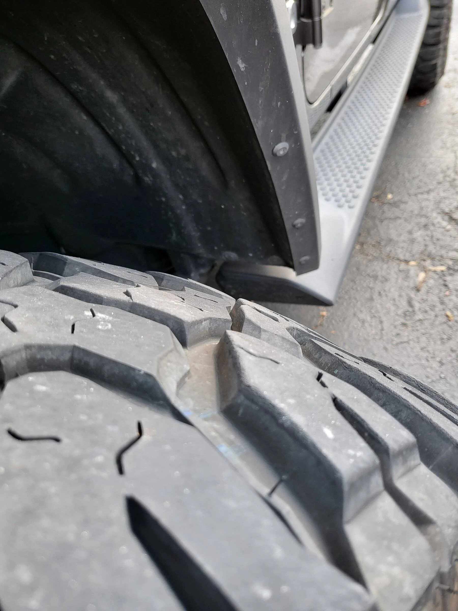 Jeep Wrangler JL CENTER TREAD WEARING 20220224_145833