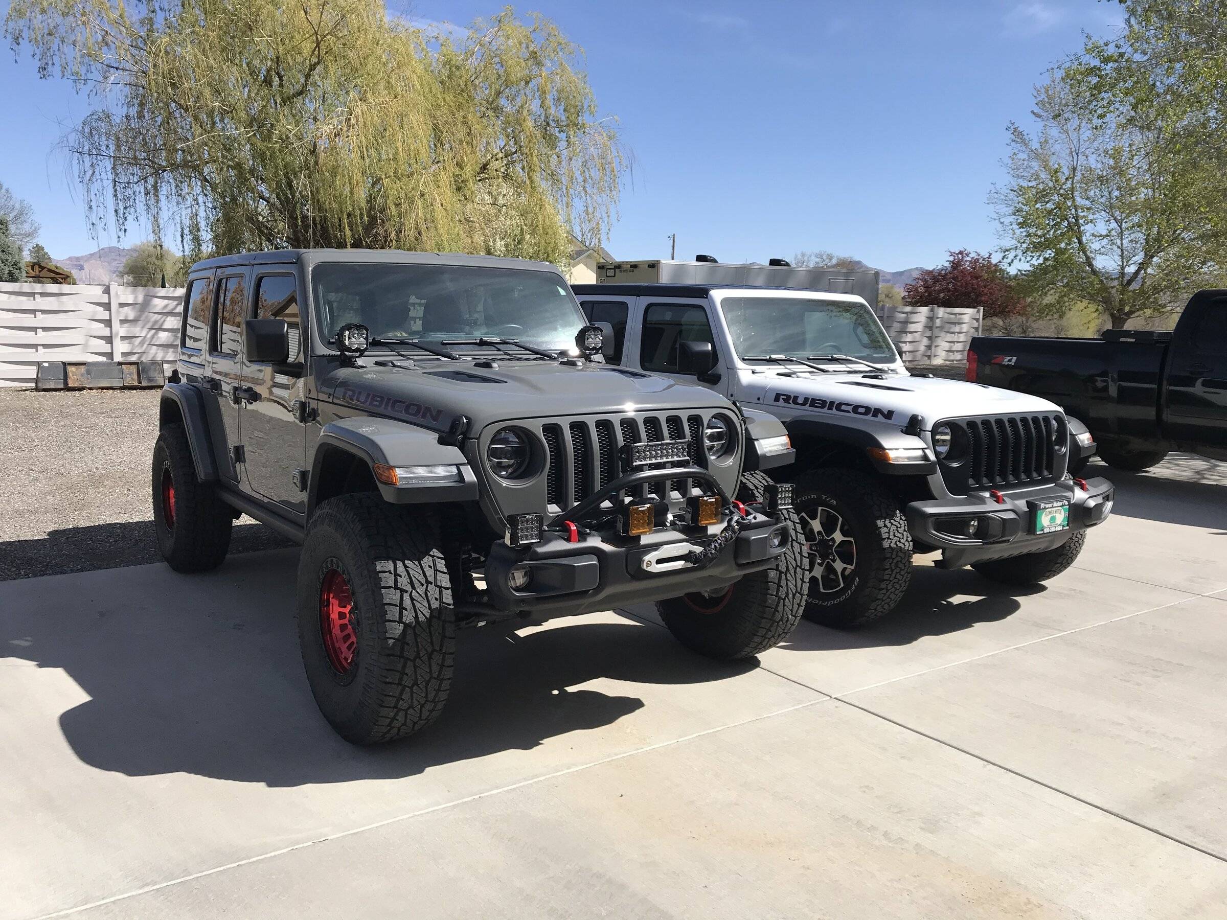 Jeep Wrangler JL White or sting-gray? 8851ABC1-B741-4FAC-B07A-6C57ECACAF82