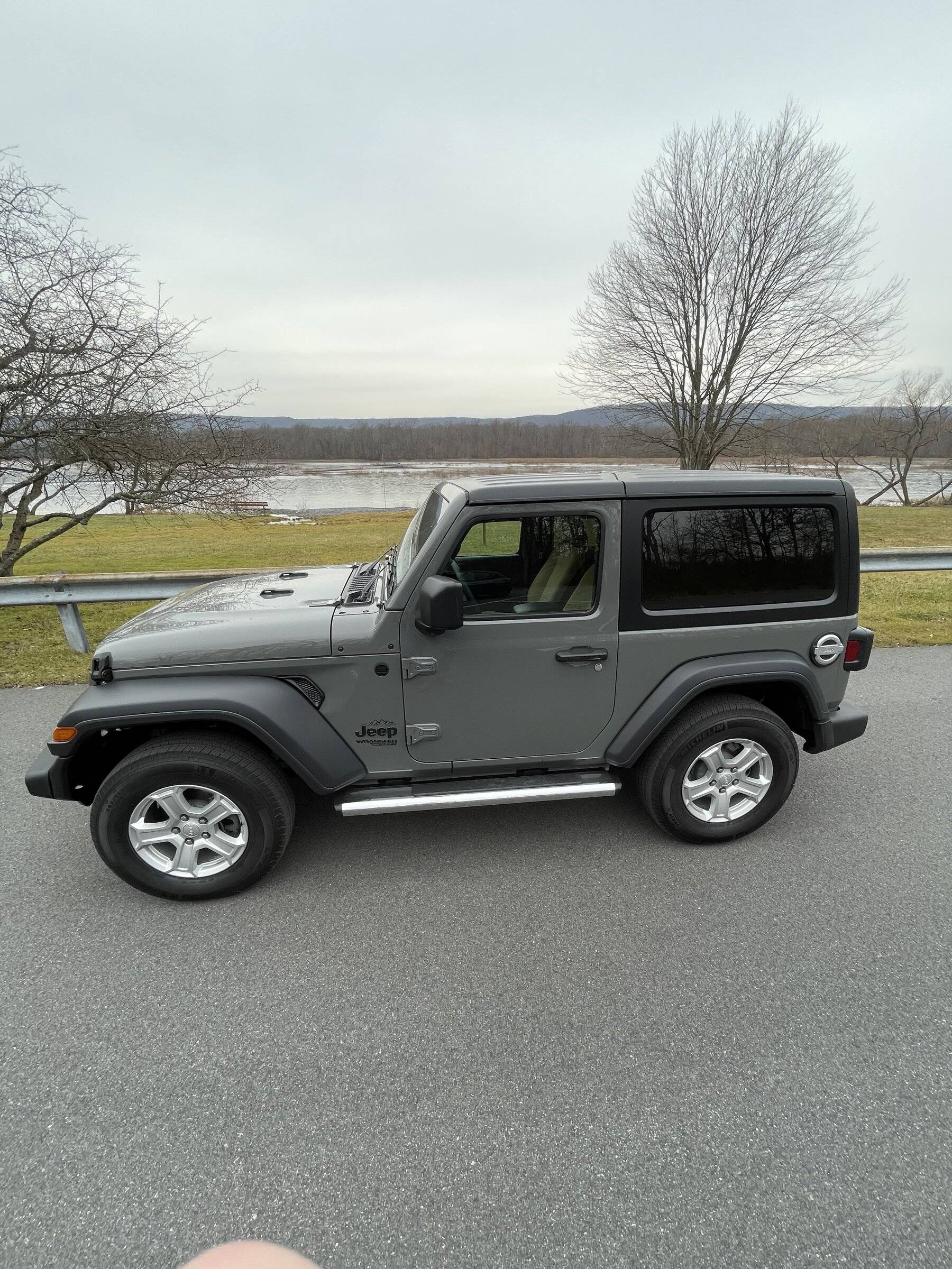 Jeep Wrangler JL White or sting-gray? 9E73C0C9-C4AA-4A66-934E-8AFC996B49DC