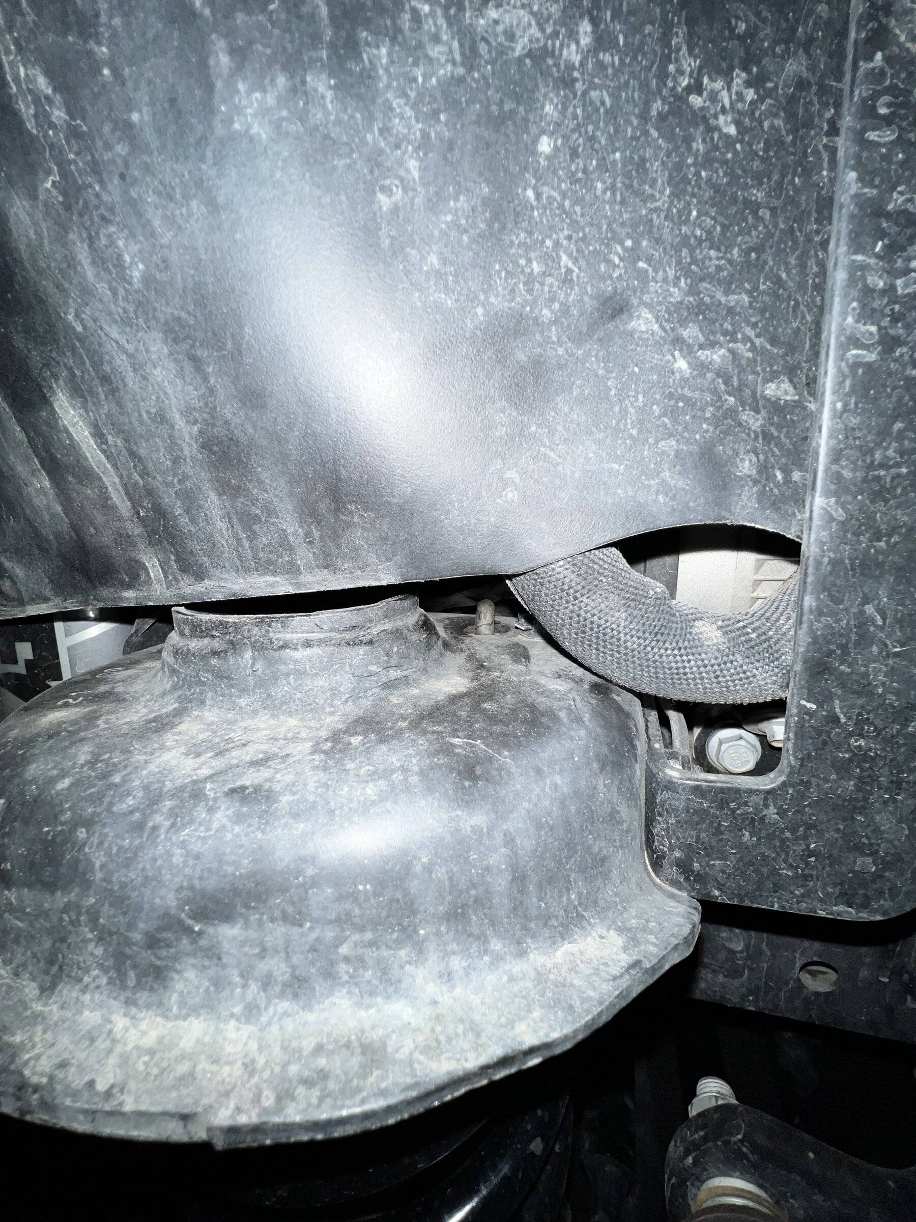 Jeep Wrangler JL Need help! Mopar 2 inch Lift Kit spring bowing 67283928-655C-4695-87C6-3059F8E9E297