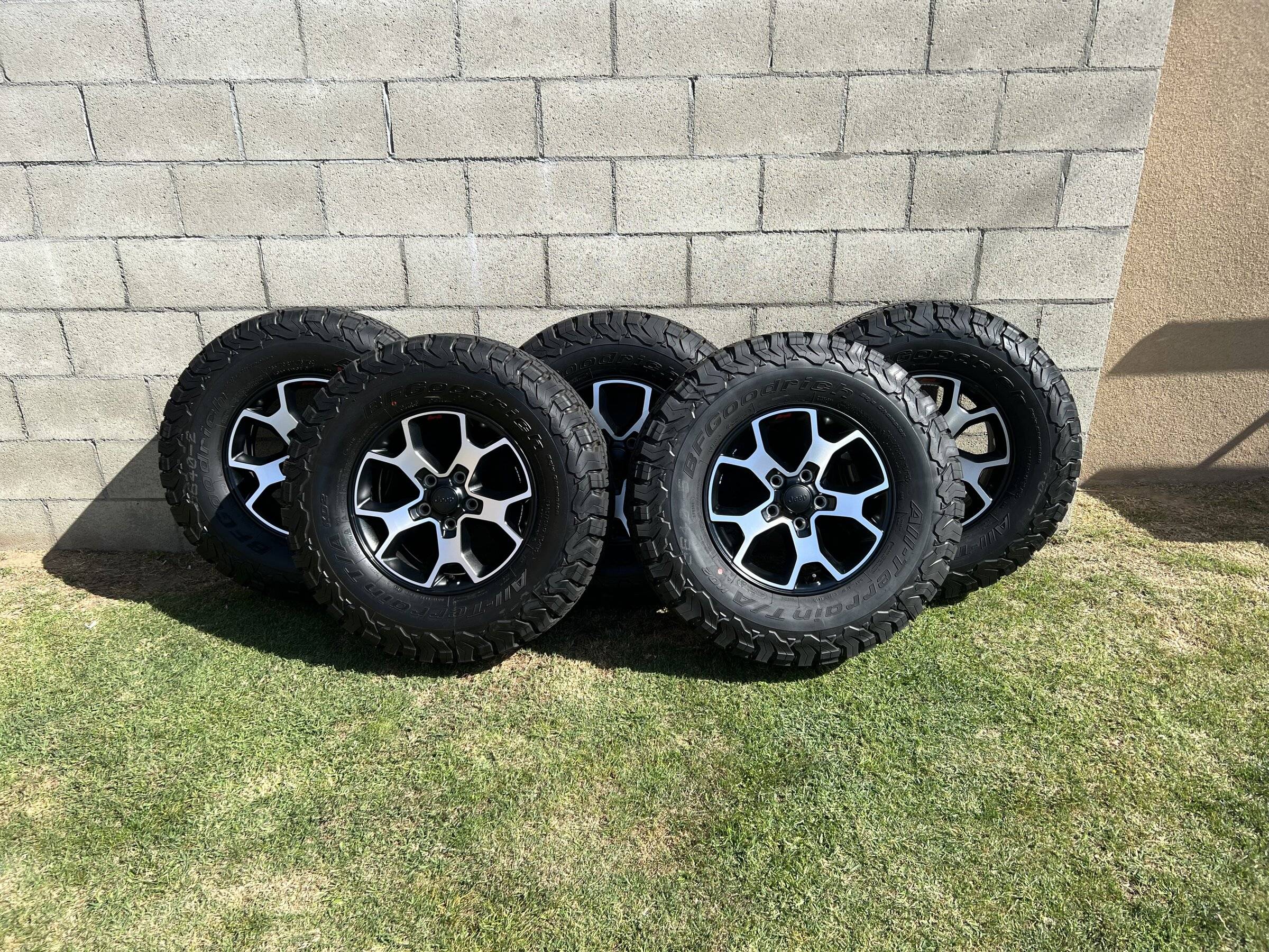 Jeep Wrangler JL 2022 Rubicon Wheels & Tires. ACE0E014-7D84-46BB-849B-BC93F73F9DDF
