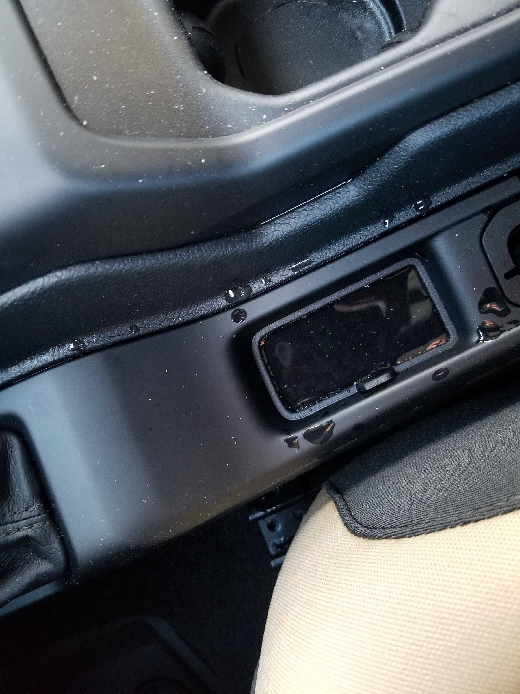 Jeep Wrangler JL Leaking Jeep 20220225_170317