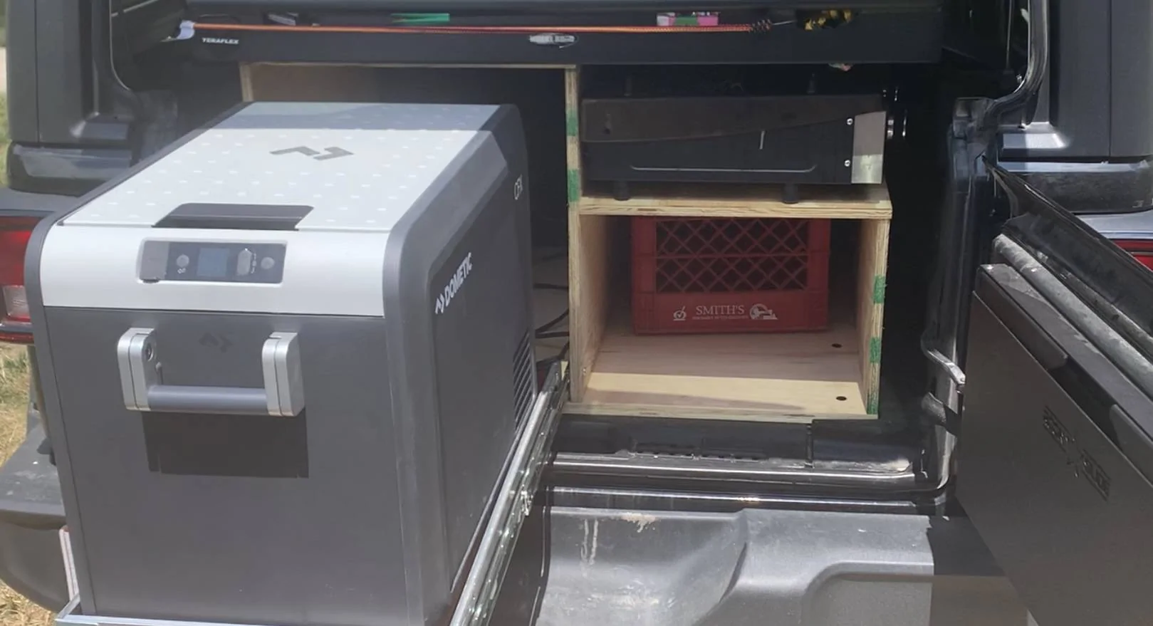 Jeep Wrangler JL Custom Camp Kitchen Storage 773121B7-C00A-4E87-9F94-8DB8C2A55FC9