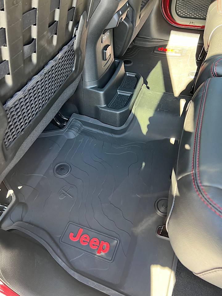 Jeep Wrangler JL Floor mat drain holes B2FF9486-42D4-4DA4-B06E-F41684D44C1B