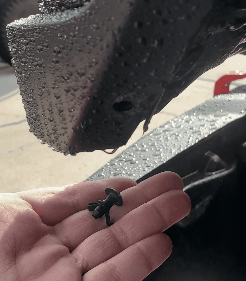 Jeep Wrangler JL Sourcing fender clips 1646077011383