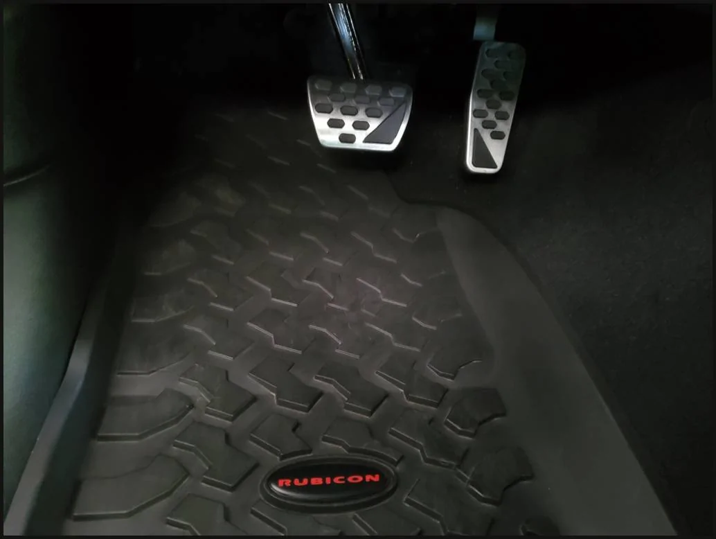 Jeep Wrangler JL Weathertech vs Quadratec Floor Mats pedalcovers