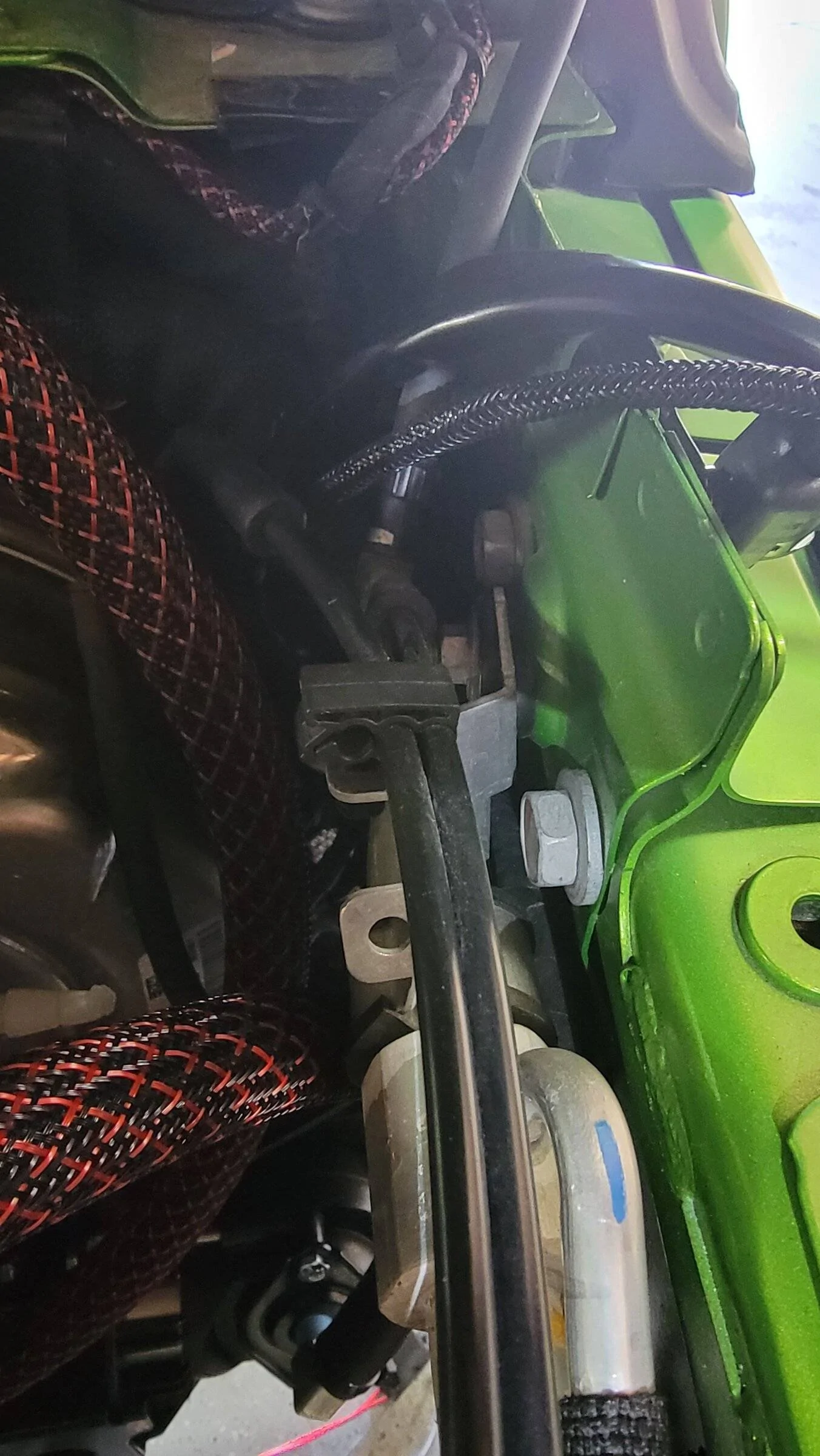 Jeep Wrangler JL Grimm Offroad Mount + ARB Compressor Install 09 - Air Intake Hoses + Power Cables