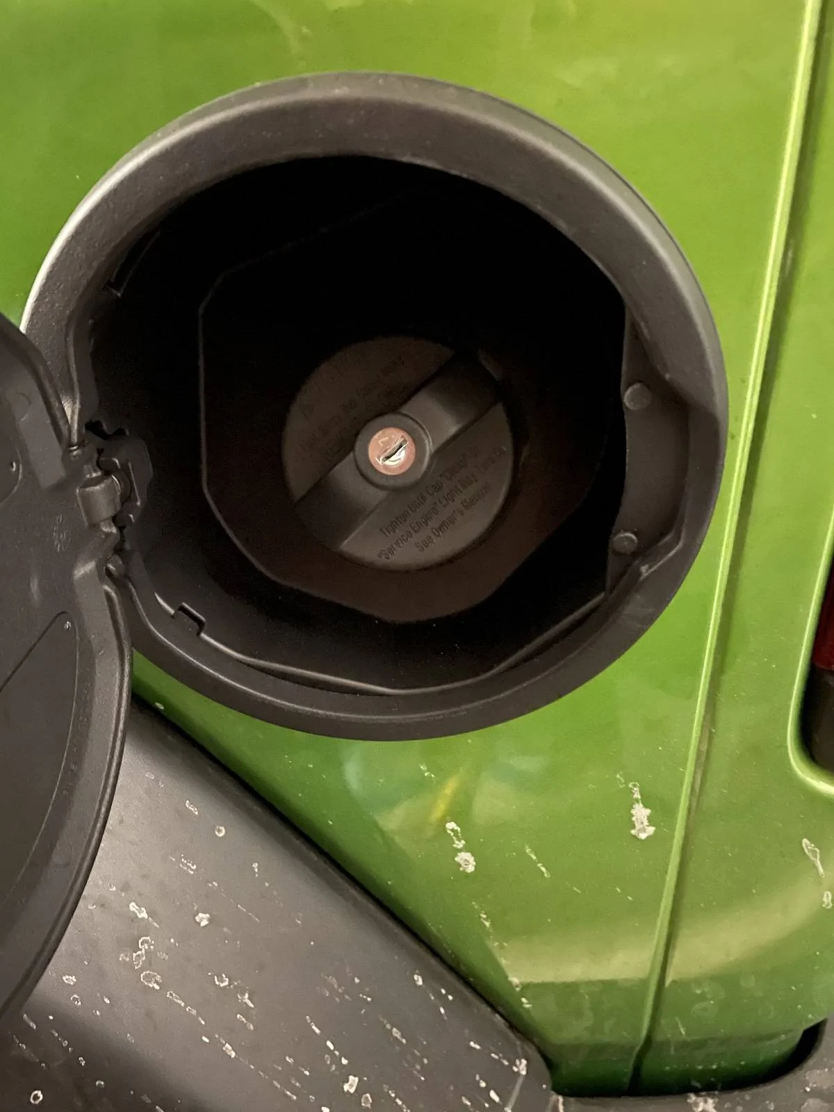 Jeep Wrangler JL Mopar fuel door & locking gas cap compatibility? Locking ca