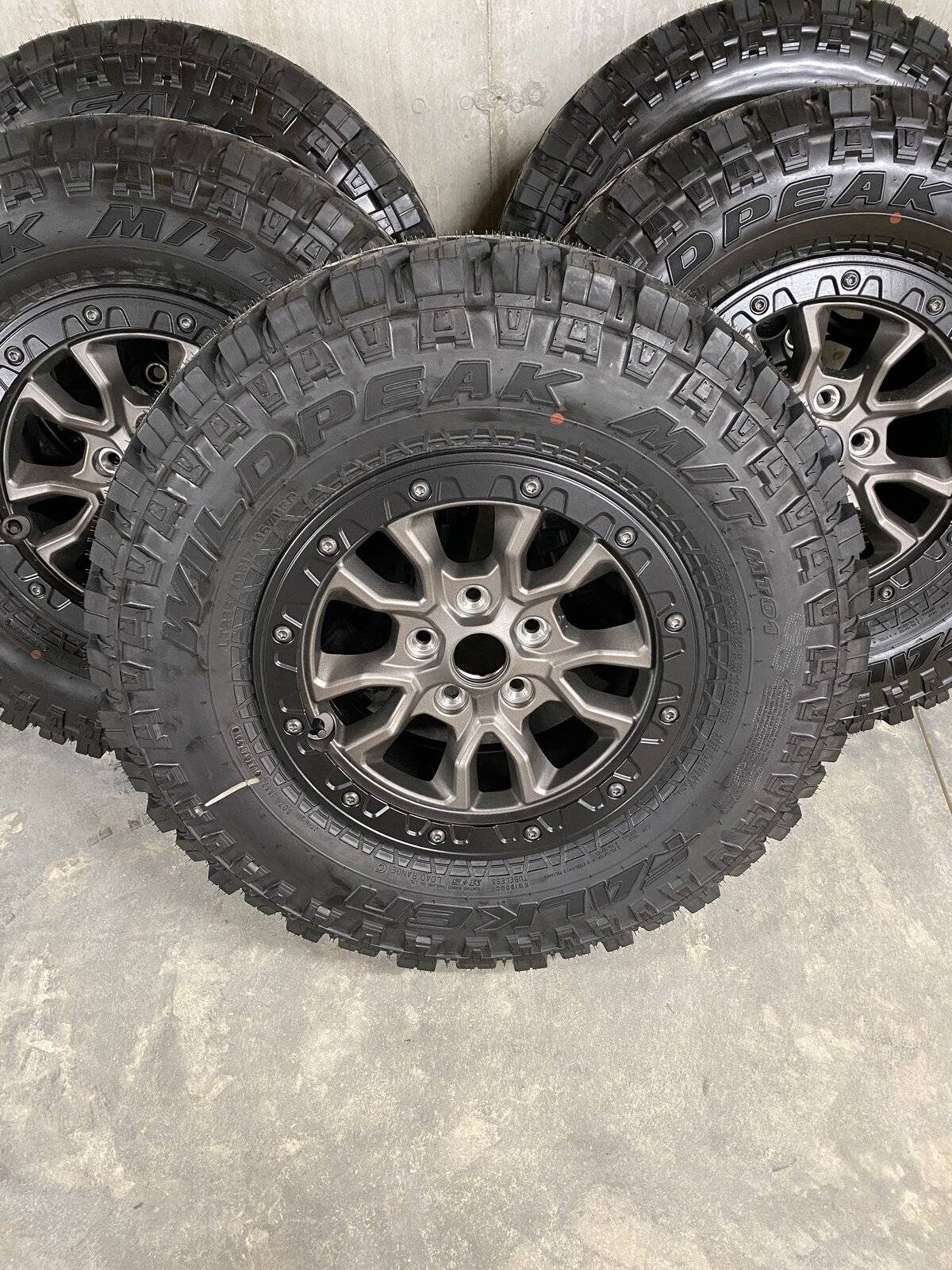Jeep Wrangler JL 392 wheels and tires 019BC306-2A67-436B-98F6-2AF46CC997F7.jpe