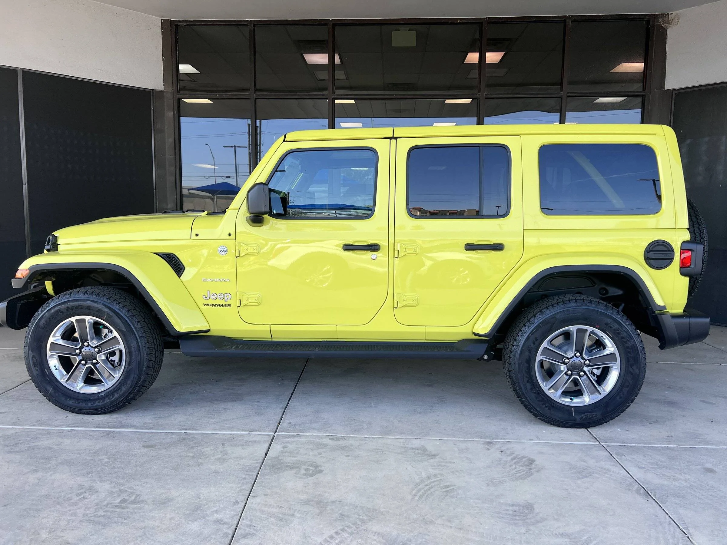 Jeep Wrangler JL Photoshop friends please help FC5B77BD-9577-4AD4-8602-FDD478808ABC