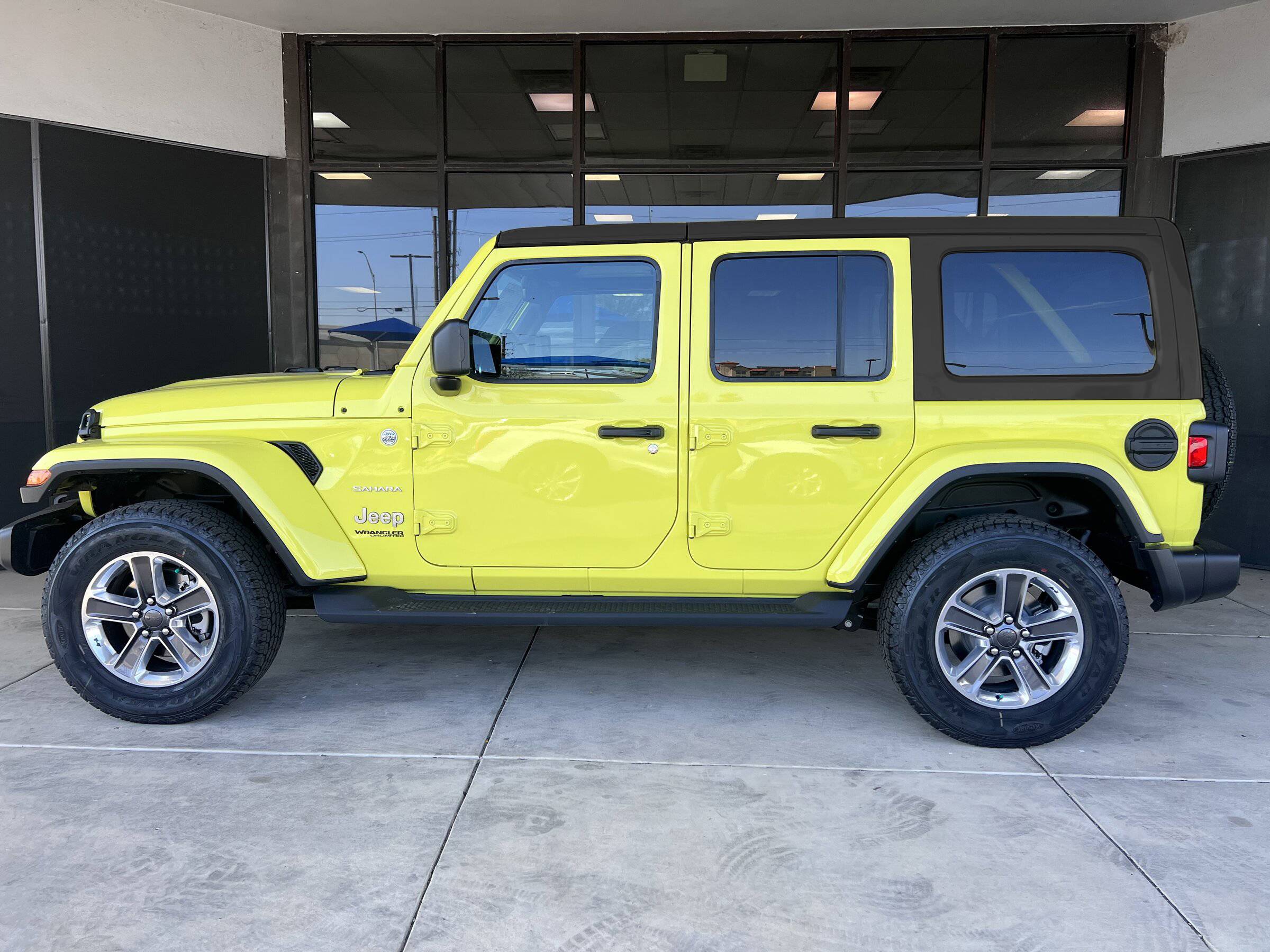 Jeep Wrangler JL Photoshop friends please help FC5B77BD-9577-4AD4-8602-FDD478808ABC