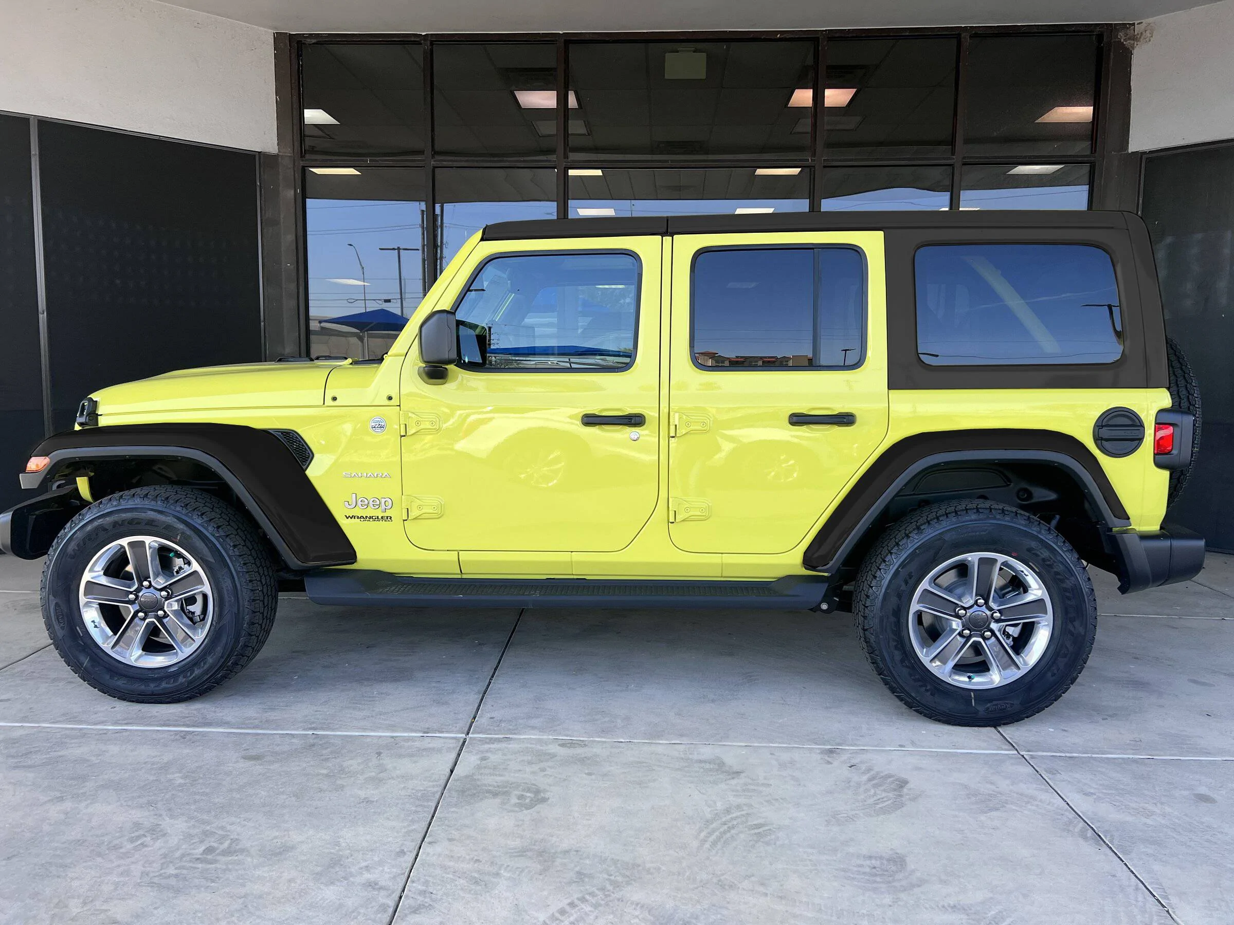 Jeep Wrangler JL Photoshop friends please help FC5B77BD-9577-4AD4-8602-FDD478808ABC1