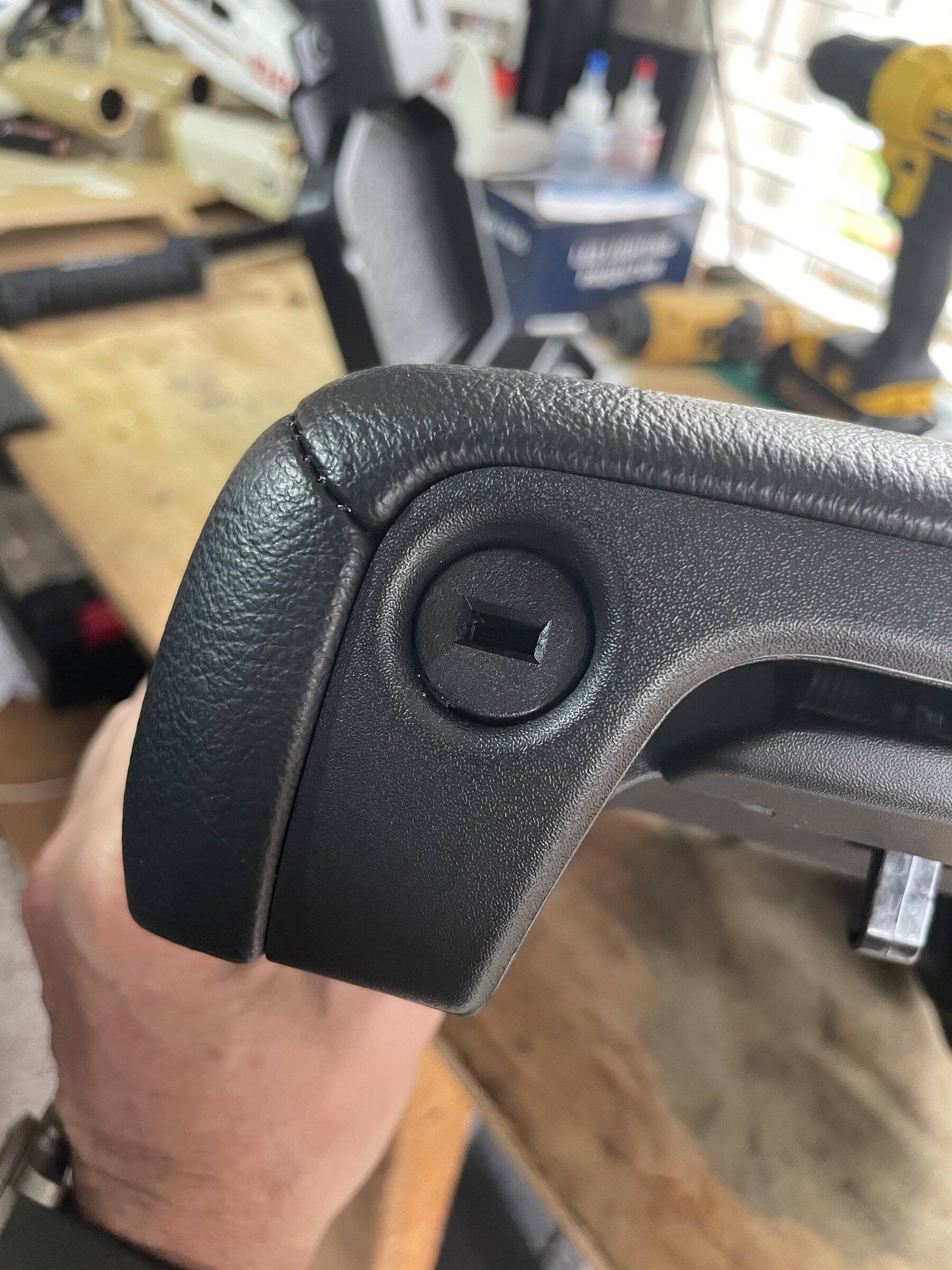 Jeep Wrangler JL Center console lid keylock removal? 5FED3CDA-503C-4554-9970-7321E900495B