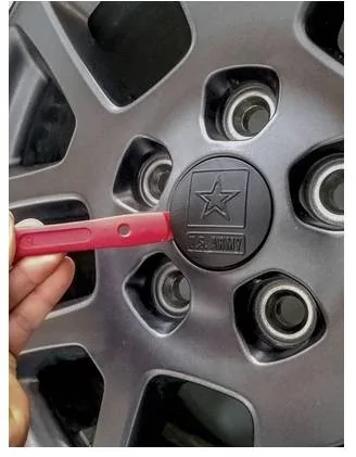 Jeep Wrangler JL Can You Remove Center Caps Without Removing Wheels? Image1