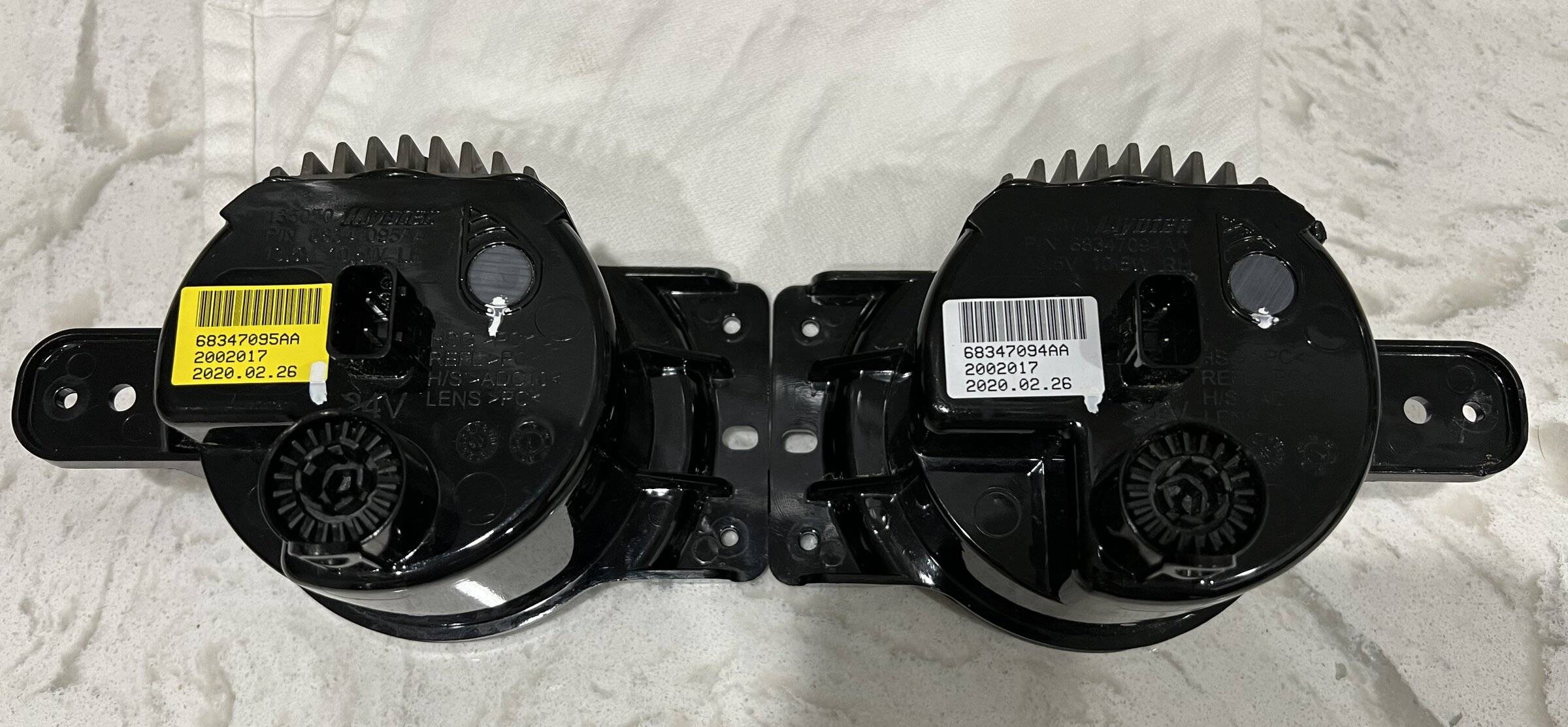 Jeep Wrangler JL OEM LED fog lights BC064561-31DF-4E3E-A444-3610D87BA4C7
