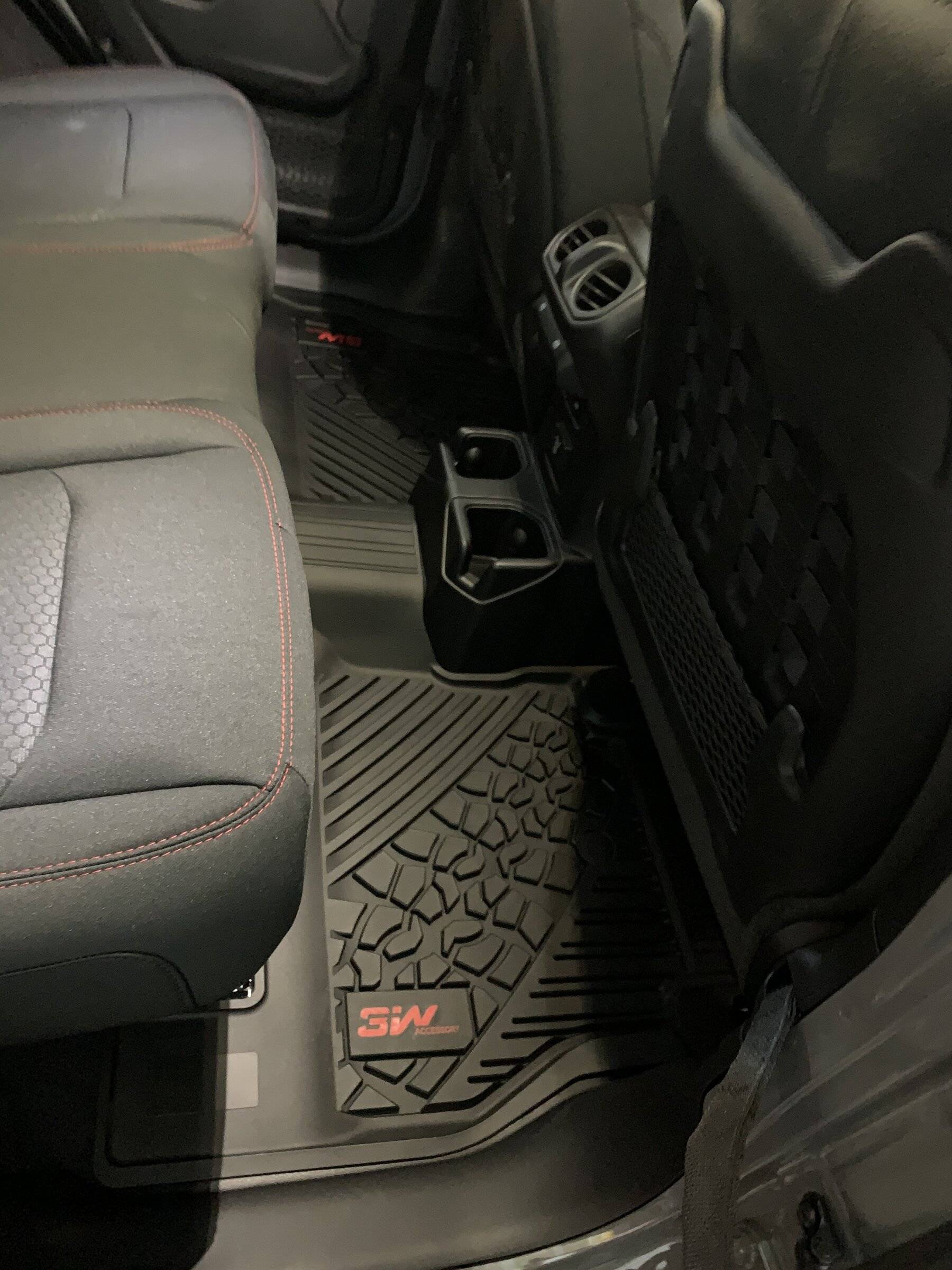 Jeep Wrangler JL Floor mats -$65 A04FD20B-592C-4D2A-9686-8FE9F96274AE