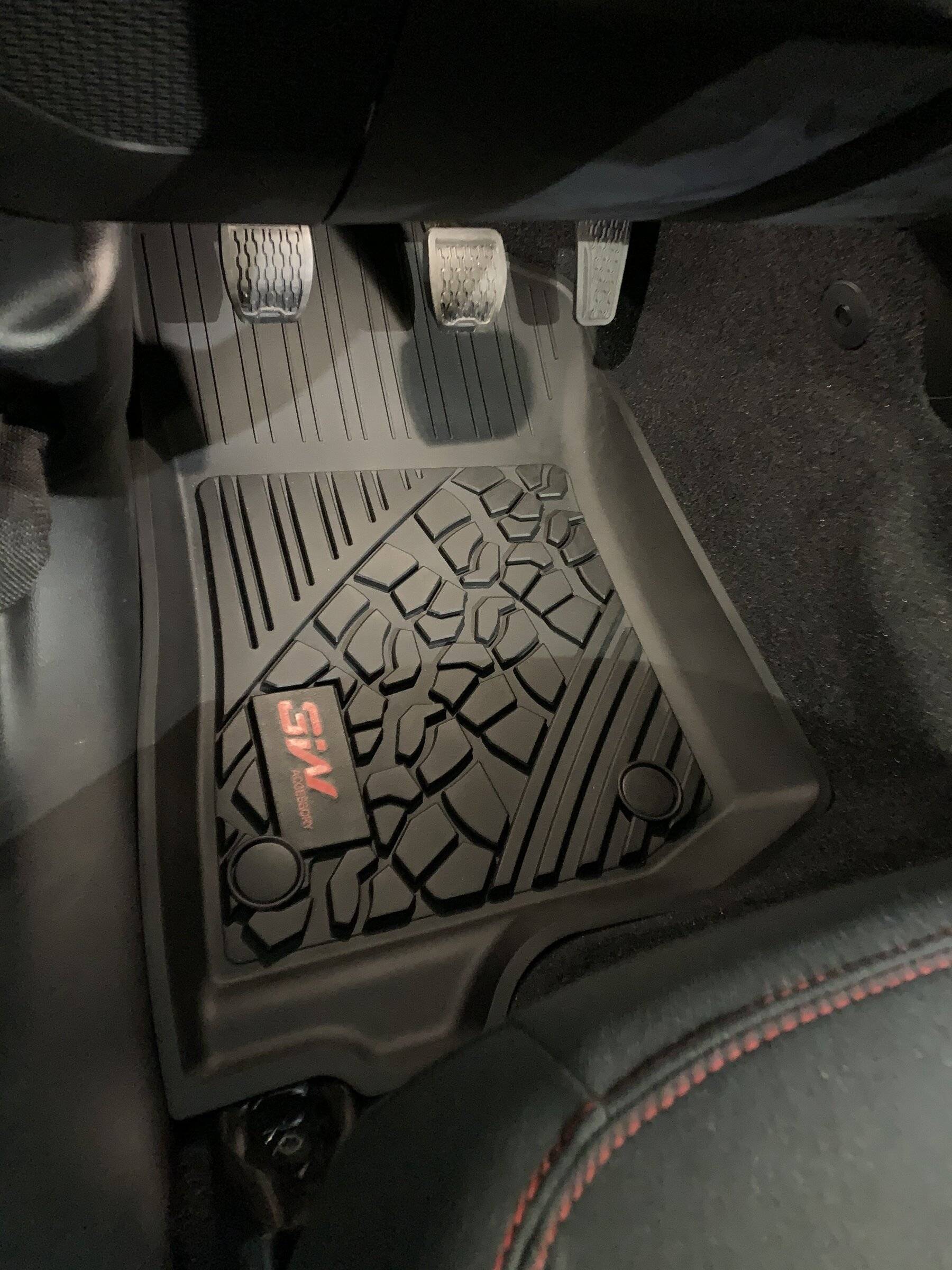 Jeep Wrangler JL Floor mats -$65 04642909-60C8-4694-B1FD-C3003EF6841E