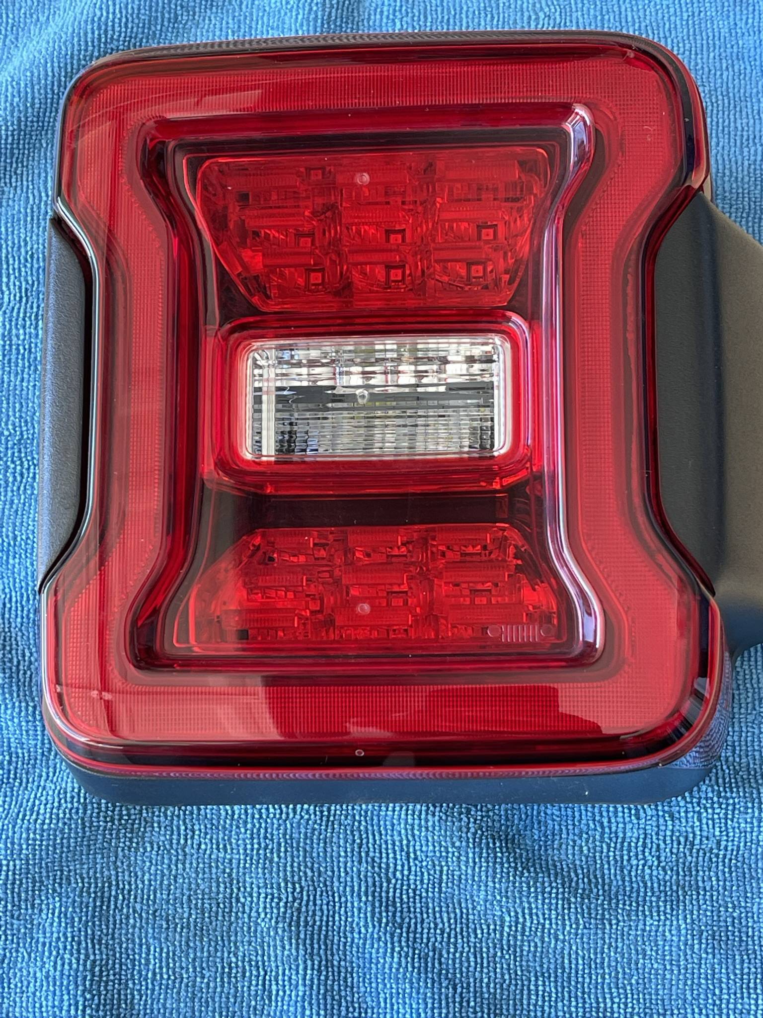 Jeep Wrangler JL OEM LED Taillights 8FD31D4D-4AB4-4013-A25B-2C4274419FE2