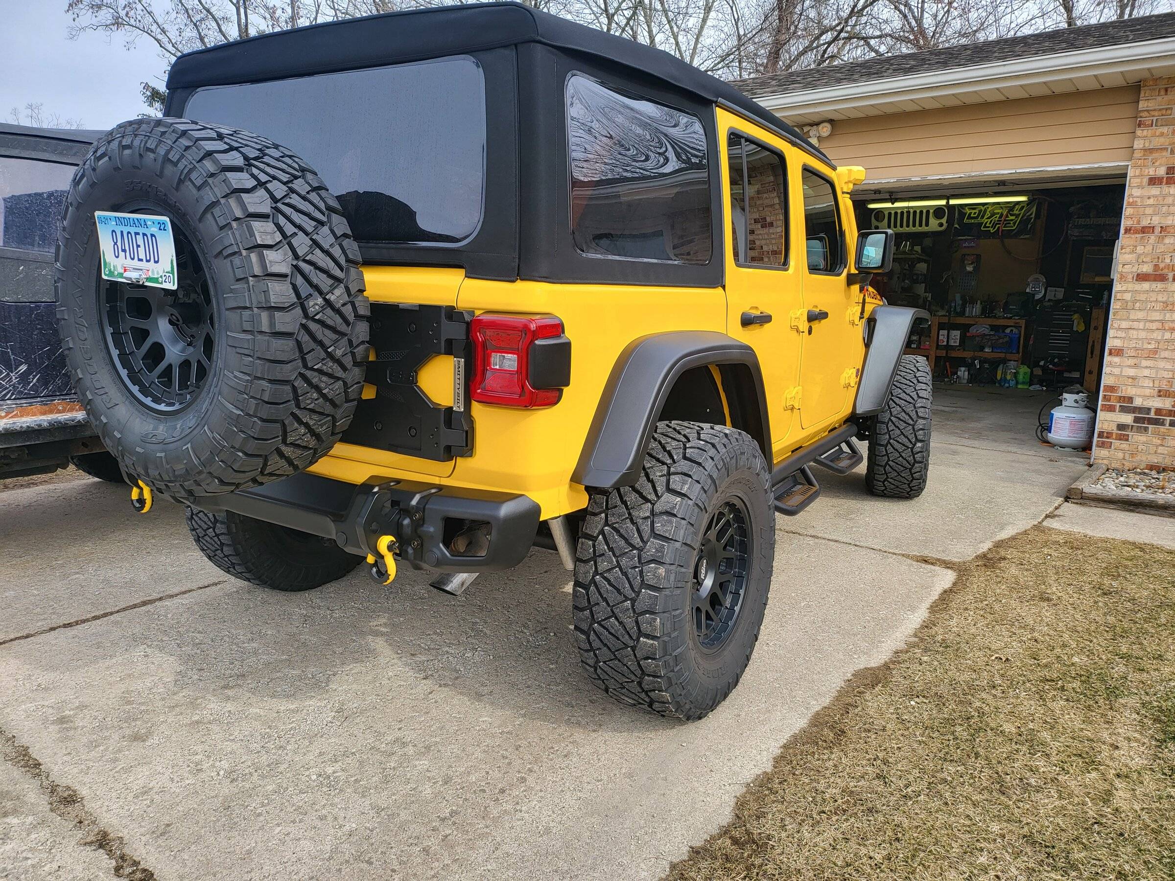 Jeep Wrangler JL Rugged Ridge MaxTerrain vs Bushwacker Hyperform 20220314_160602