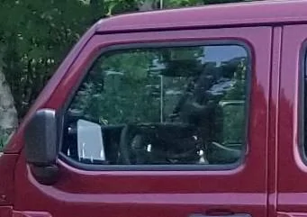 Jeep Wrangler JL Window Weatherstripping: Is this normal? 20220319_120433