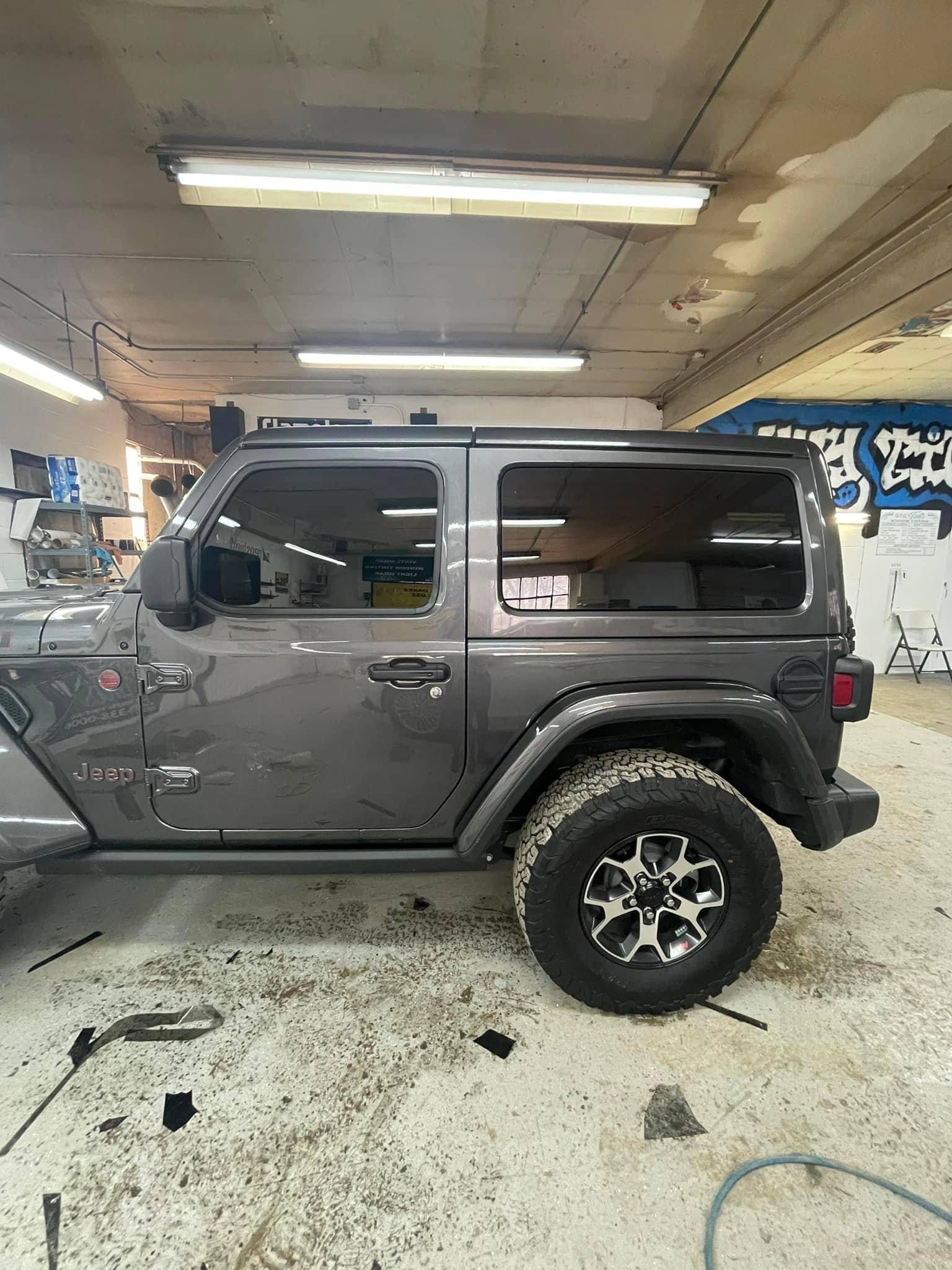 Jeep Wrangler JL The Side Chick 4B8B5EFB-A265-41EB-B951-0BF565CB715D