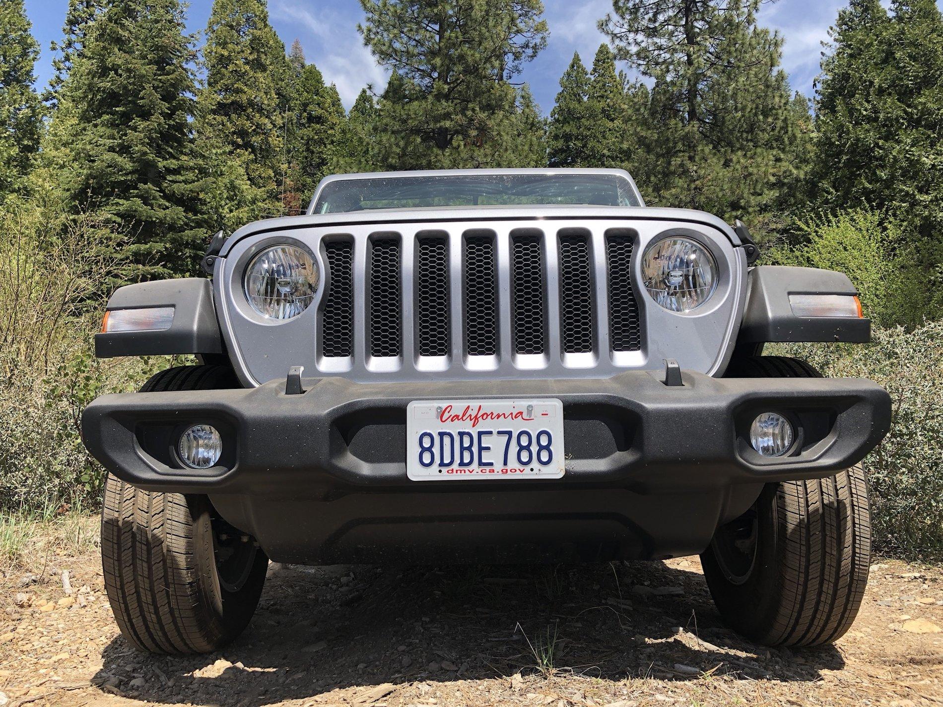 Jeep Wrangler JL Verify front license plate part # 4EABE732-21AA-4524-9212-7E12EBB5DF06
