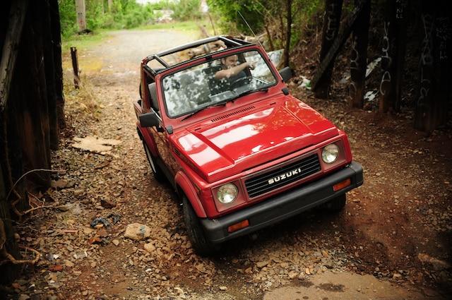 Jeep Wrangler JL Jeep humor waiting room ( ** NO POLITICS ** ) 1986-1995-Suzuki-Samurai-front-right-view