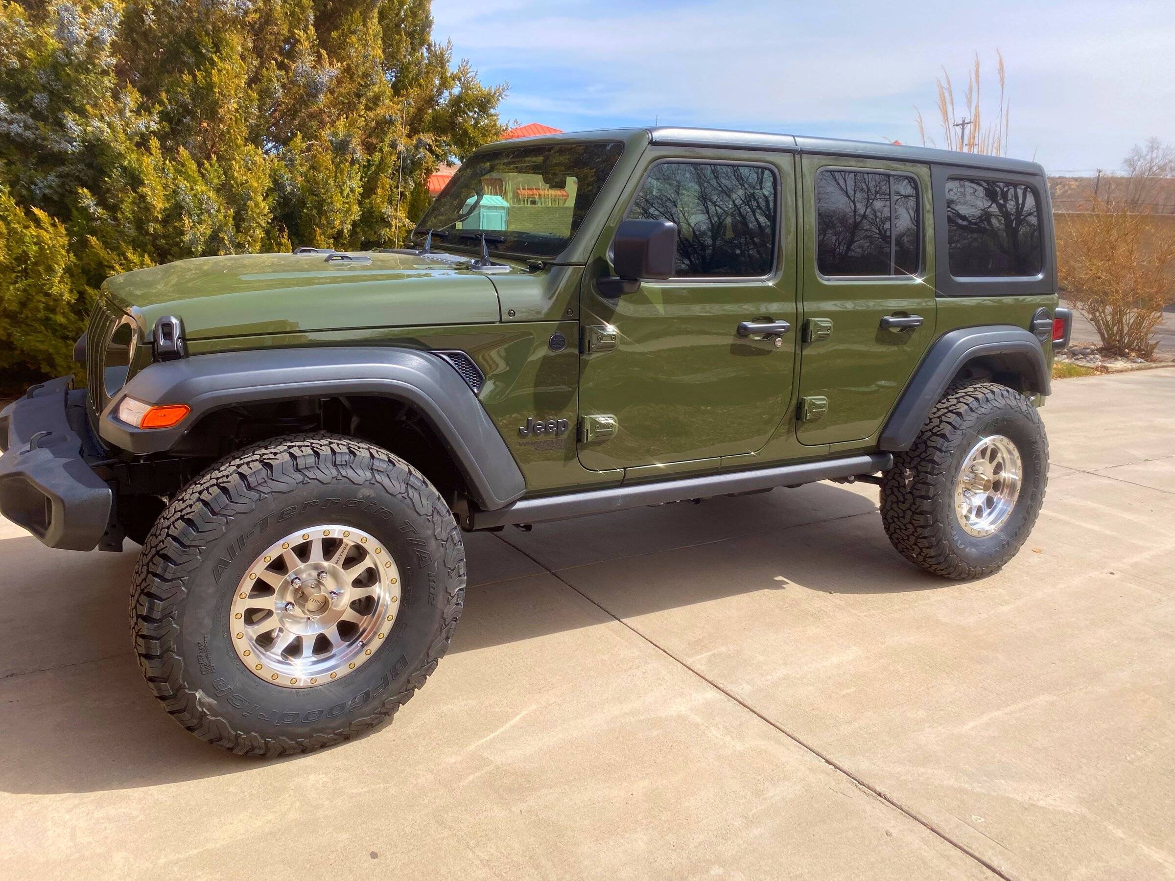 Jeep Wrangler JL JL Rubicon on Method Wheels...let's see em! 04A61E74-594F-48FB-A1A2-54B415E0DA72