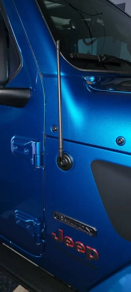 Jeep Wrangler JL Punk'n vs Bikini antenna