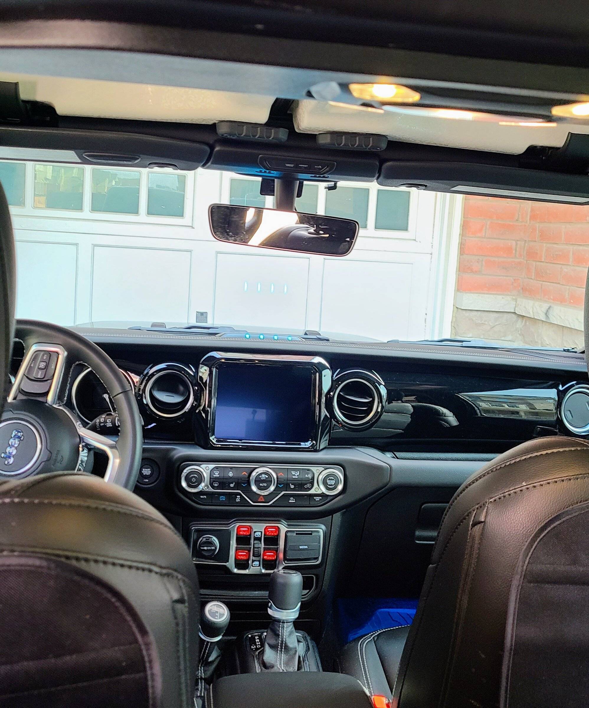 Jeep Wrangler JL Red/Gray Dash Panel Removal. 20220322_115423~2