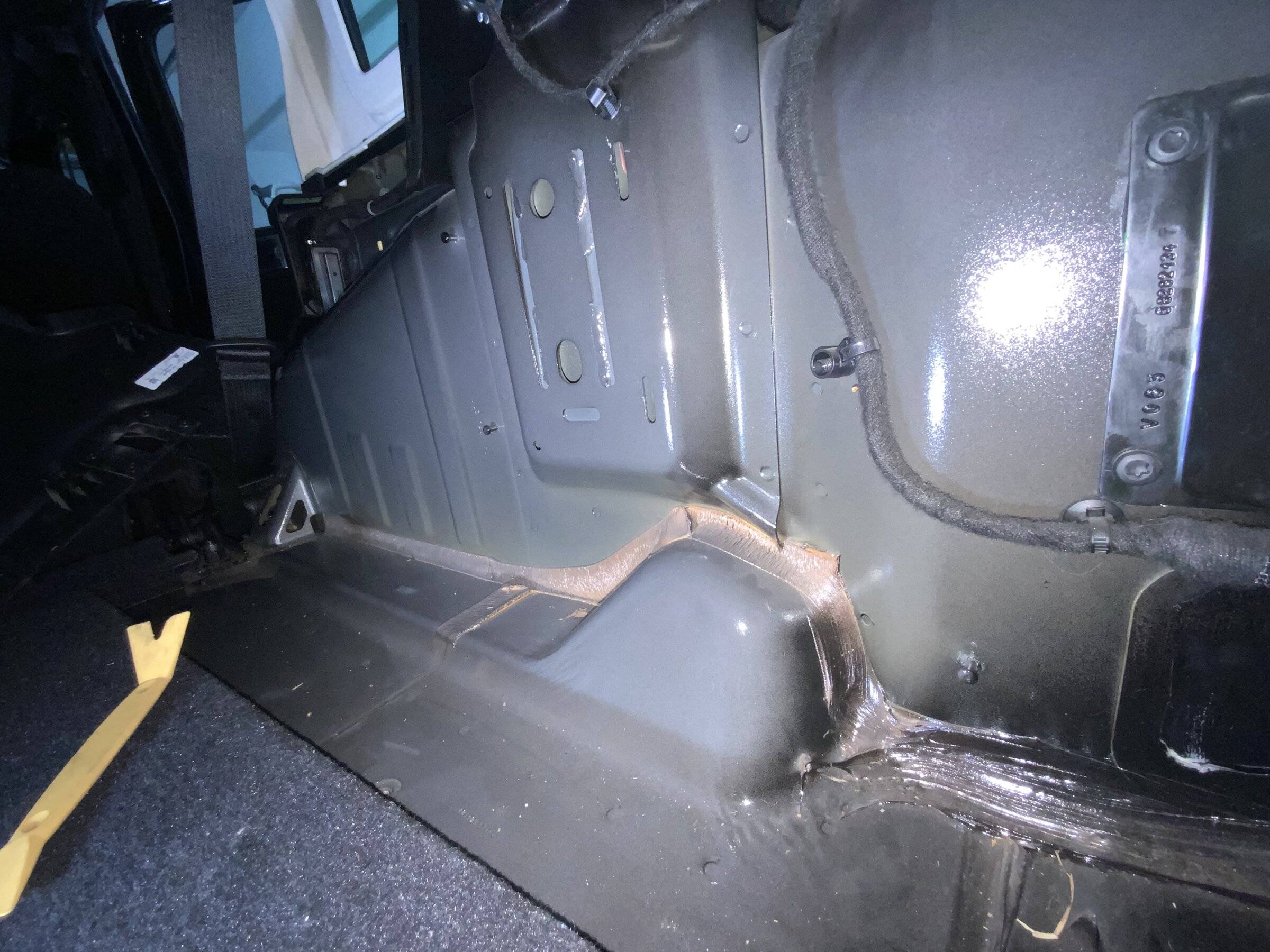 Jeep Wrangler JL Cargo Area Body Rippling 27AA5803-F66A-49F9-ACC1-A702F6DAAC48
