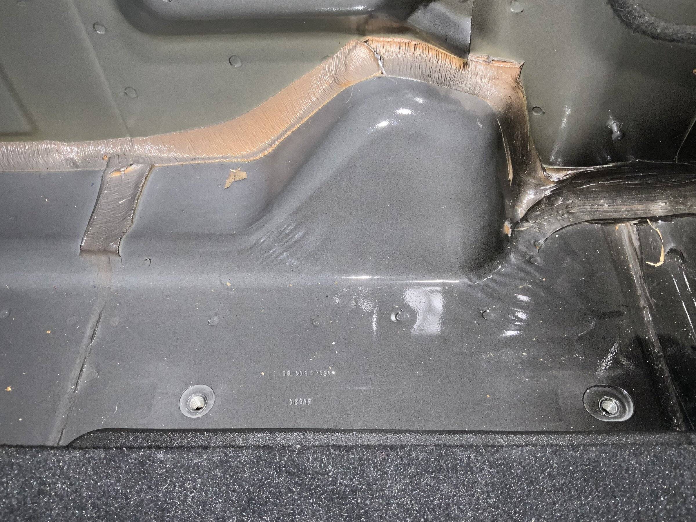 Jeep Wrangler JL Cargo Area Body Rippling 0E78B4B8-2E47-4814-9D86-02AA49378AFD