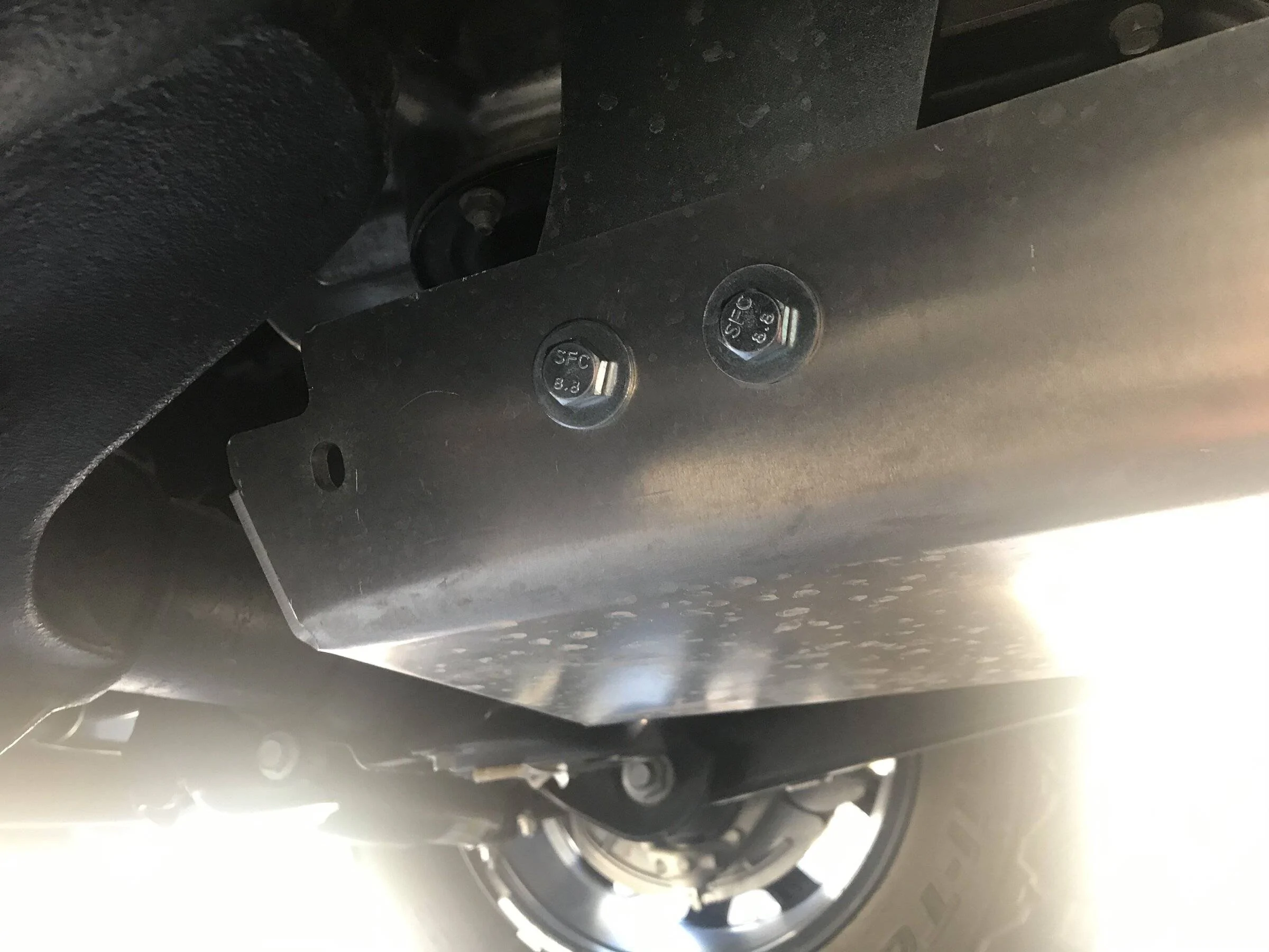 Jeep Wrangler JL Hell's Revenge in a (mostly) stock Rubicon Oil4