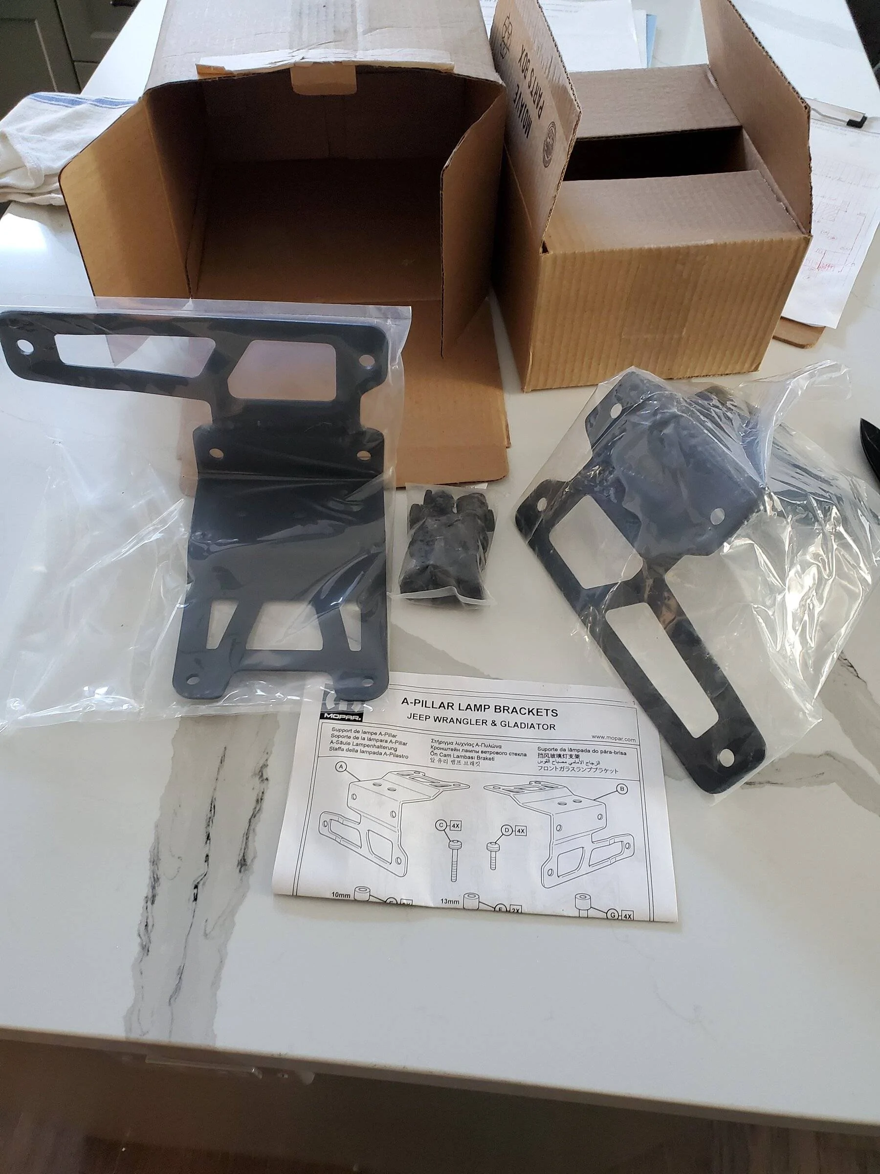 Jeep Wrangler JL Rubicon rock sliders / Mopar A pillar light brackets 20220224_145401