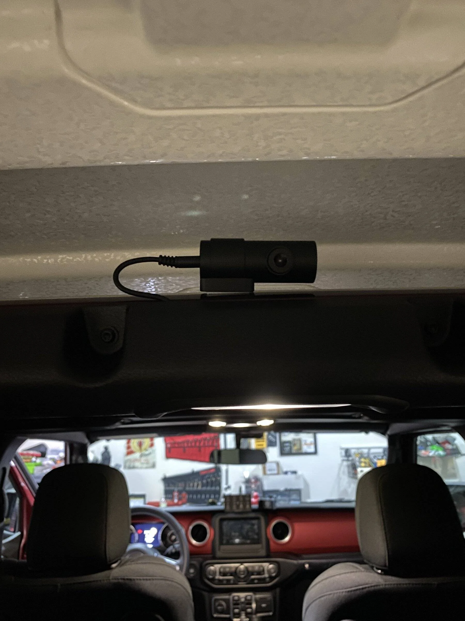Jeep Wrangler JL Dash Cams CE650574-74E2-4FFE-BECA-00F48BEA9F1D