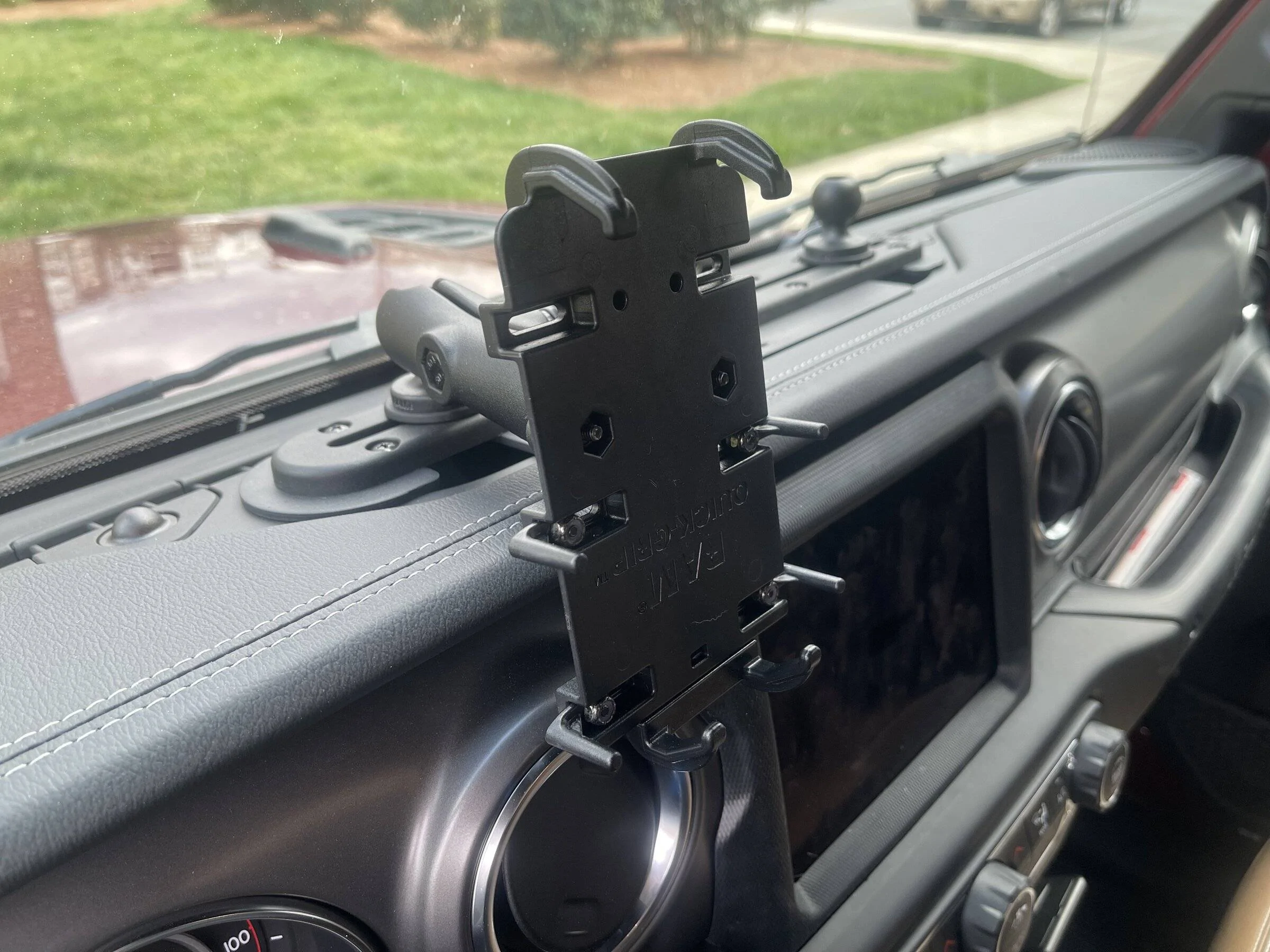 Jeep Wrangler JL Cell phone mount recommendations D8219ADE-9E74-42FD-9CD6-58AD050D74D5