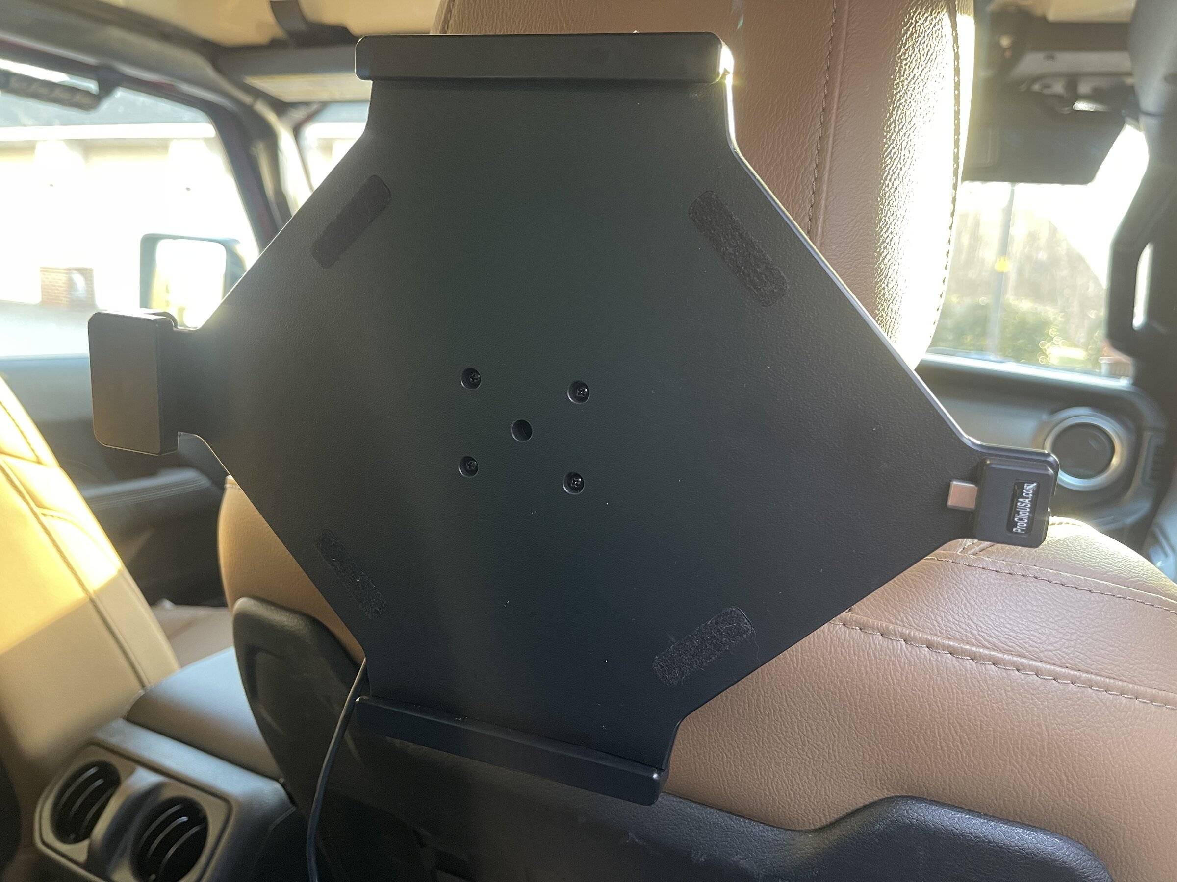 Jeep Wrangler JL Ipad mount for headrest 42D0278E-DFC5-4585-8101-E759343F8DEF