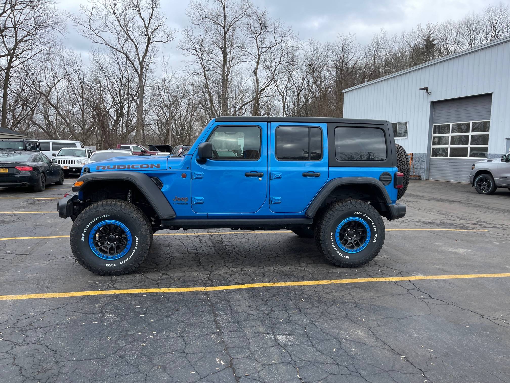 Jeep Wrangler JL Wheels with removable rash rings IMG_2178