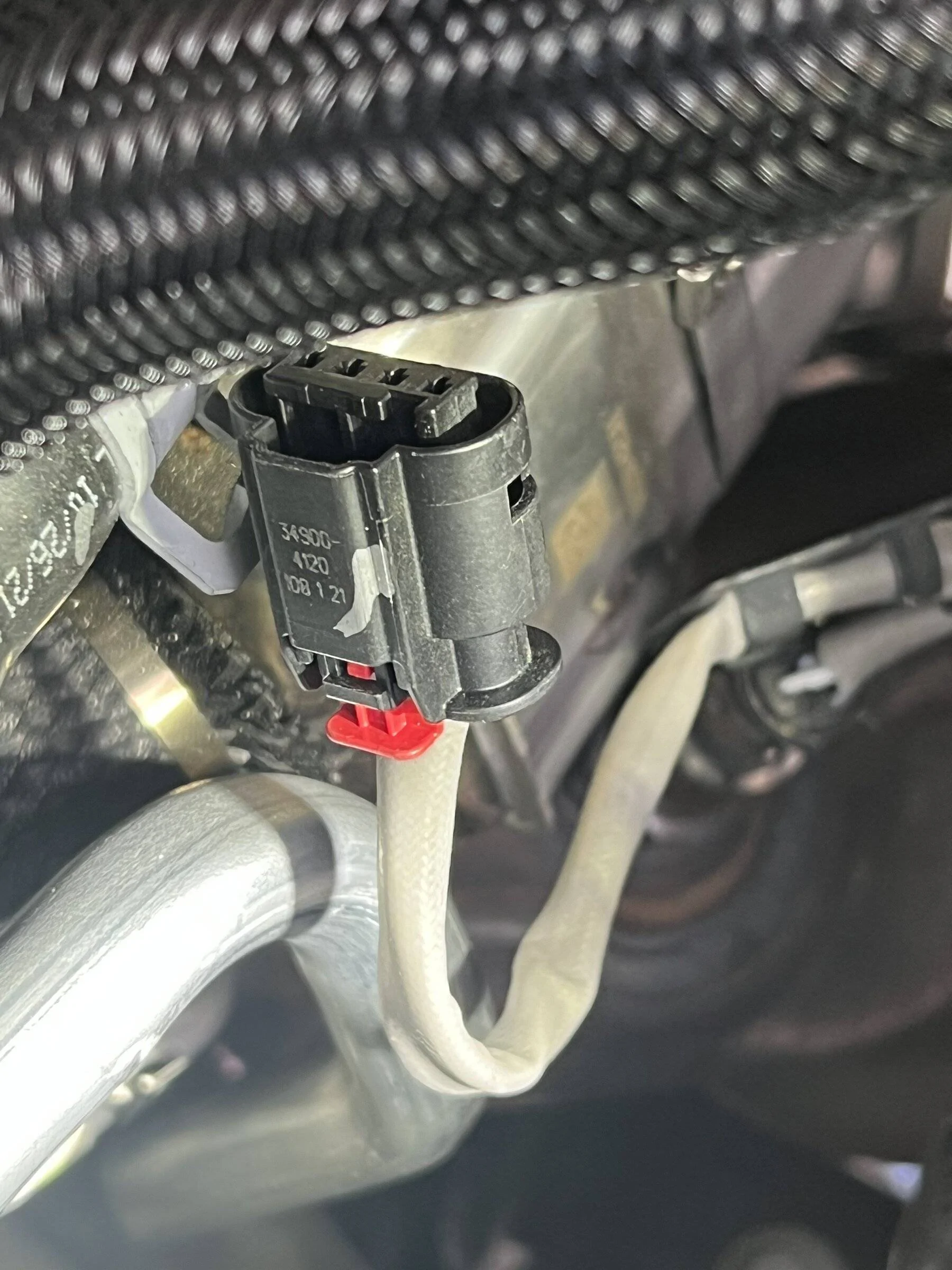 Jeep Wrangler JL Engine compartment O2 plug help needed to reconnect. D94EDF35-CBAB-47AA-9763-0426257908DC