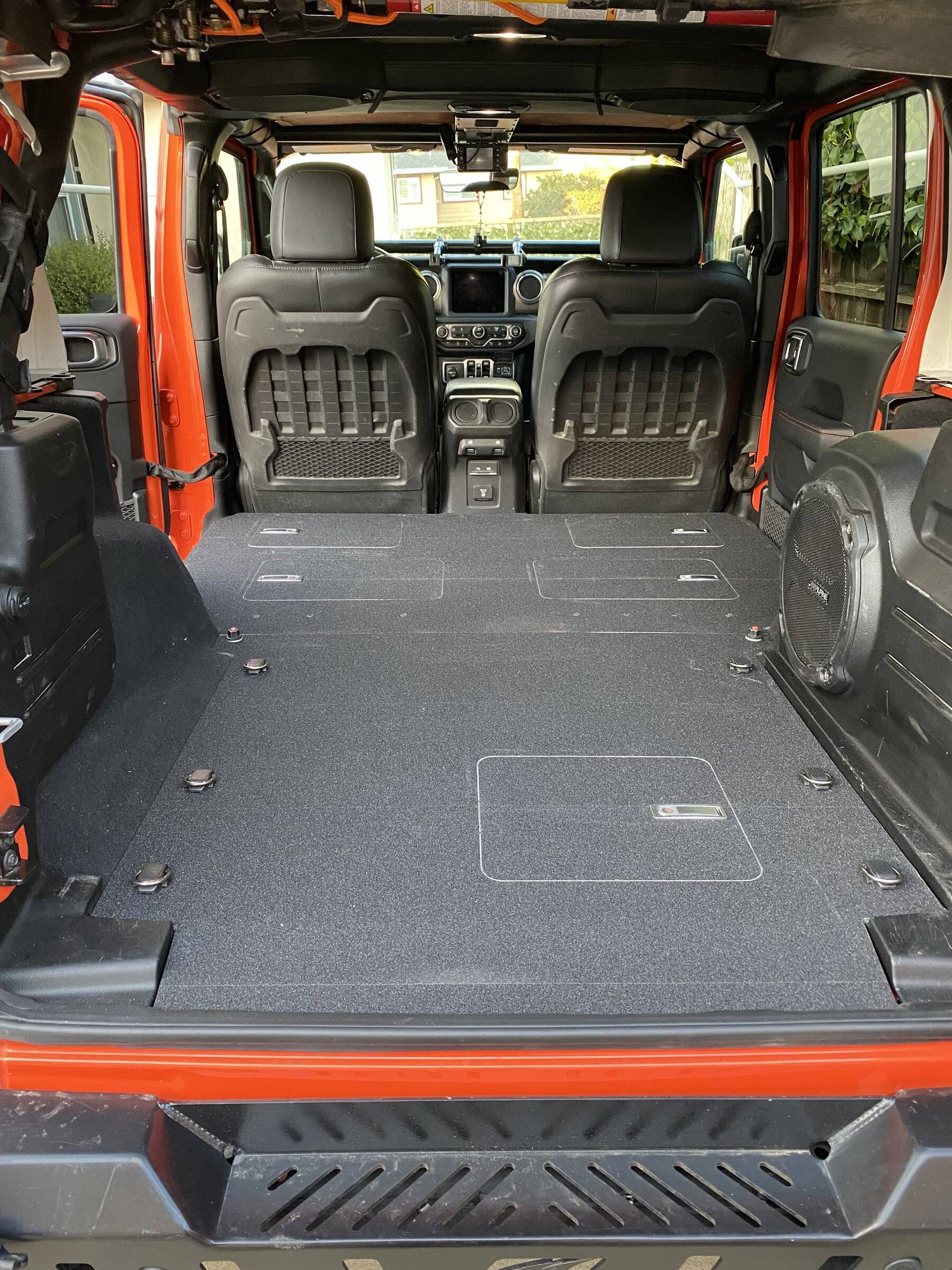Jeep Wrangler JL Custom rear deck system 4AEA5314-74AD-4B91-911F-8231337FE1E6