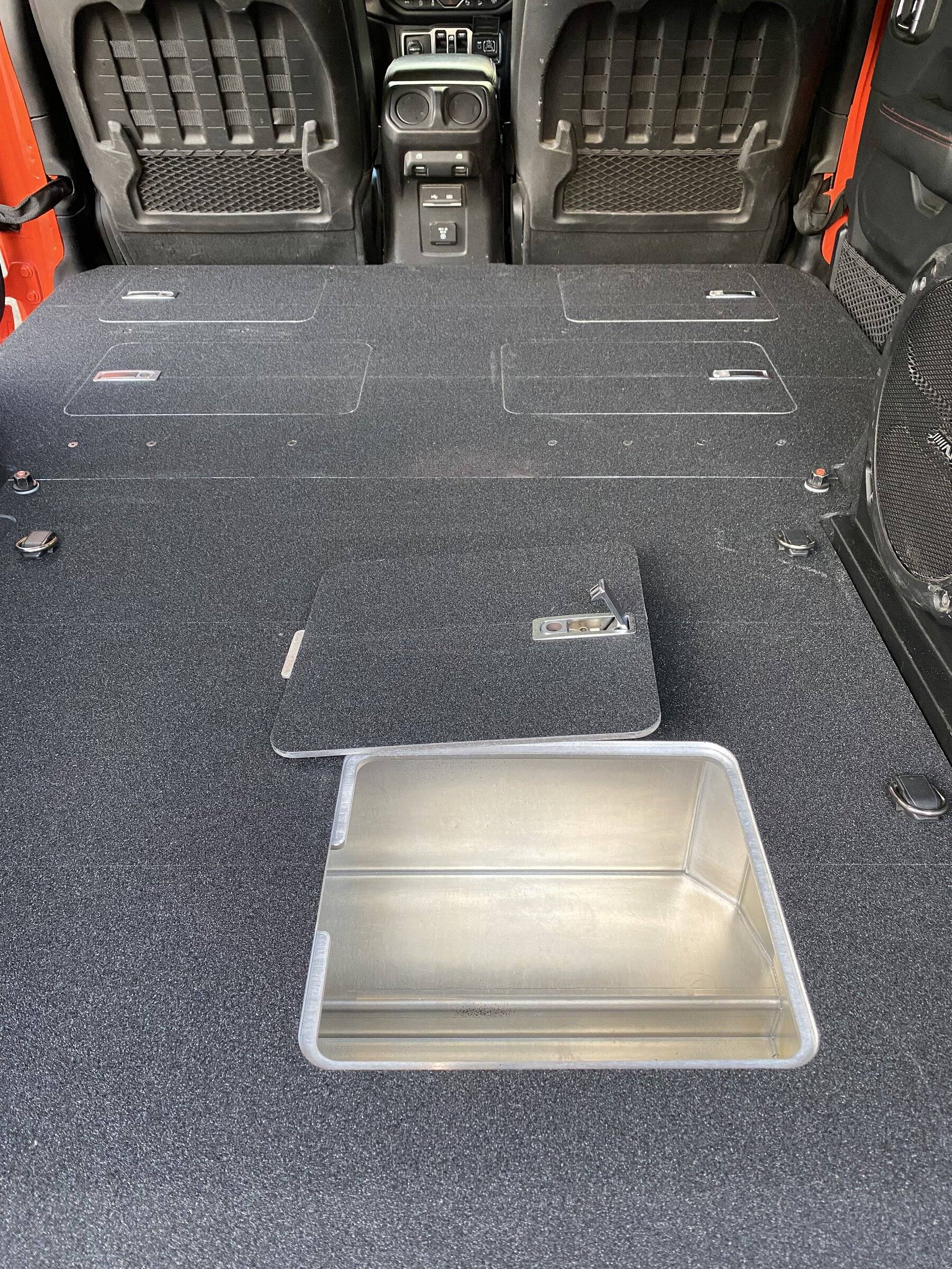 Jeep Wrangler JL Custom rear deck system 22EA4F1C-866C-4181-863A-956B80EE9D09