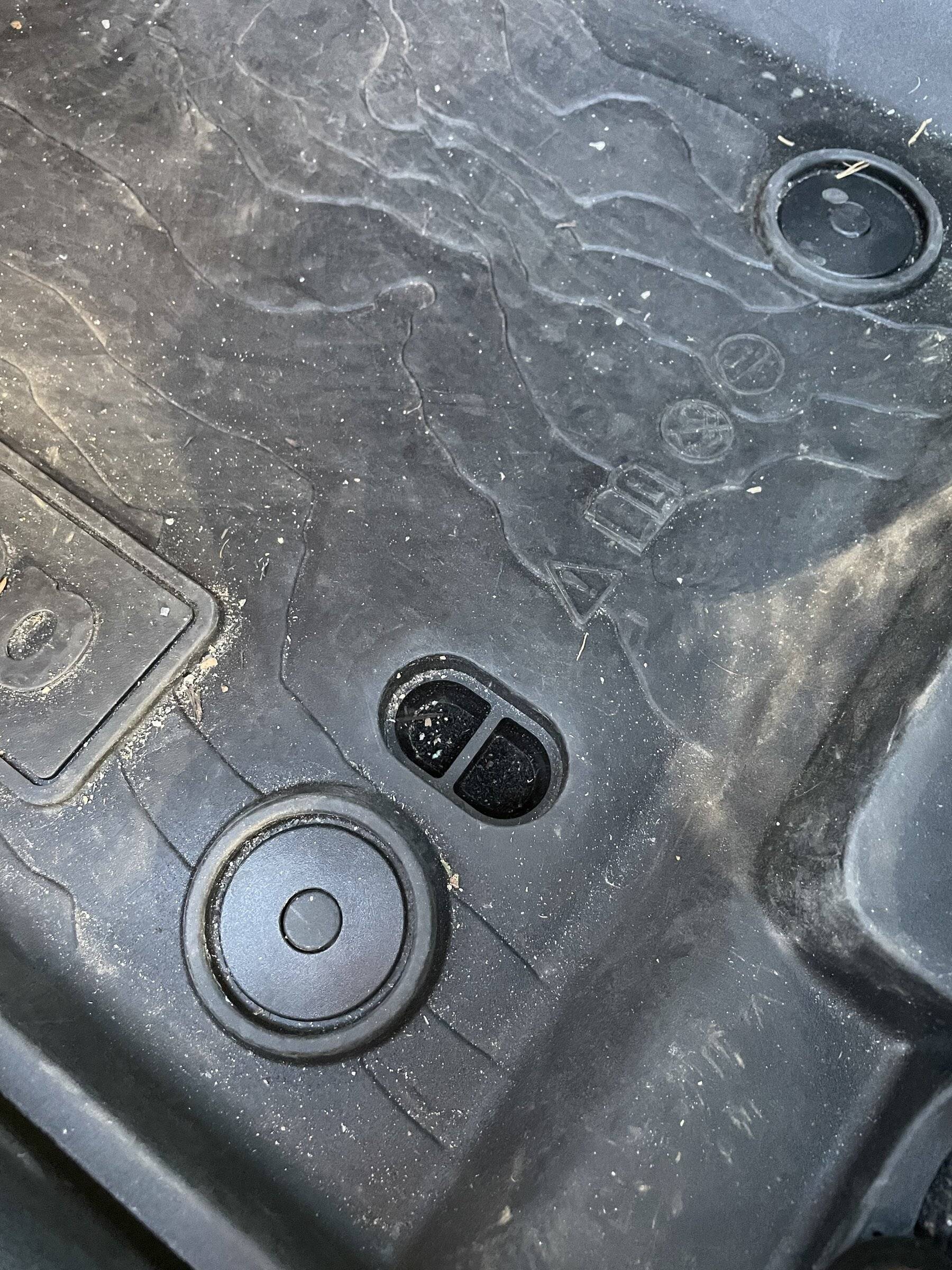 Jeep Wrangler JL Question about the mopar floor mat E9D93CBA-61F0-4981-864D-4978265BD52D