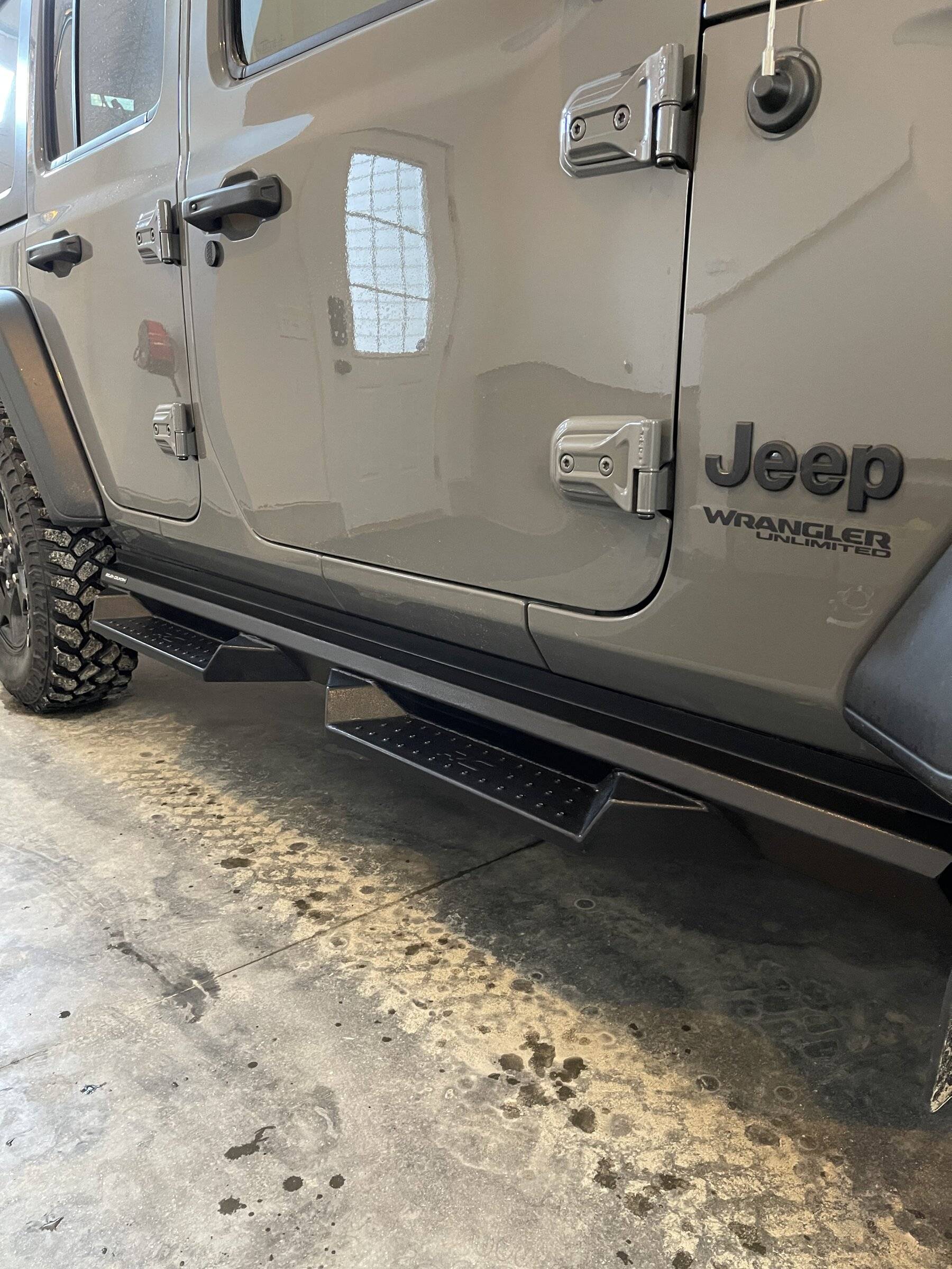 Jeep Wrangler JL Side Steps 276EAE08-A826-49DF-ADB0-CC8167698D20