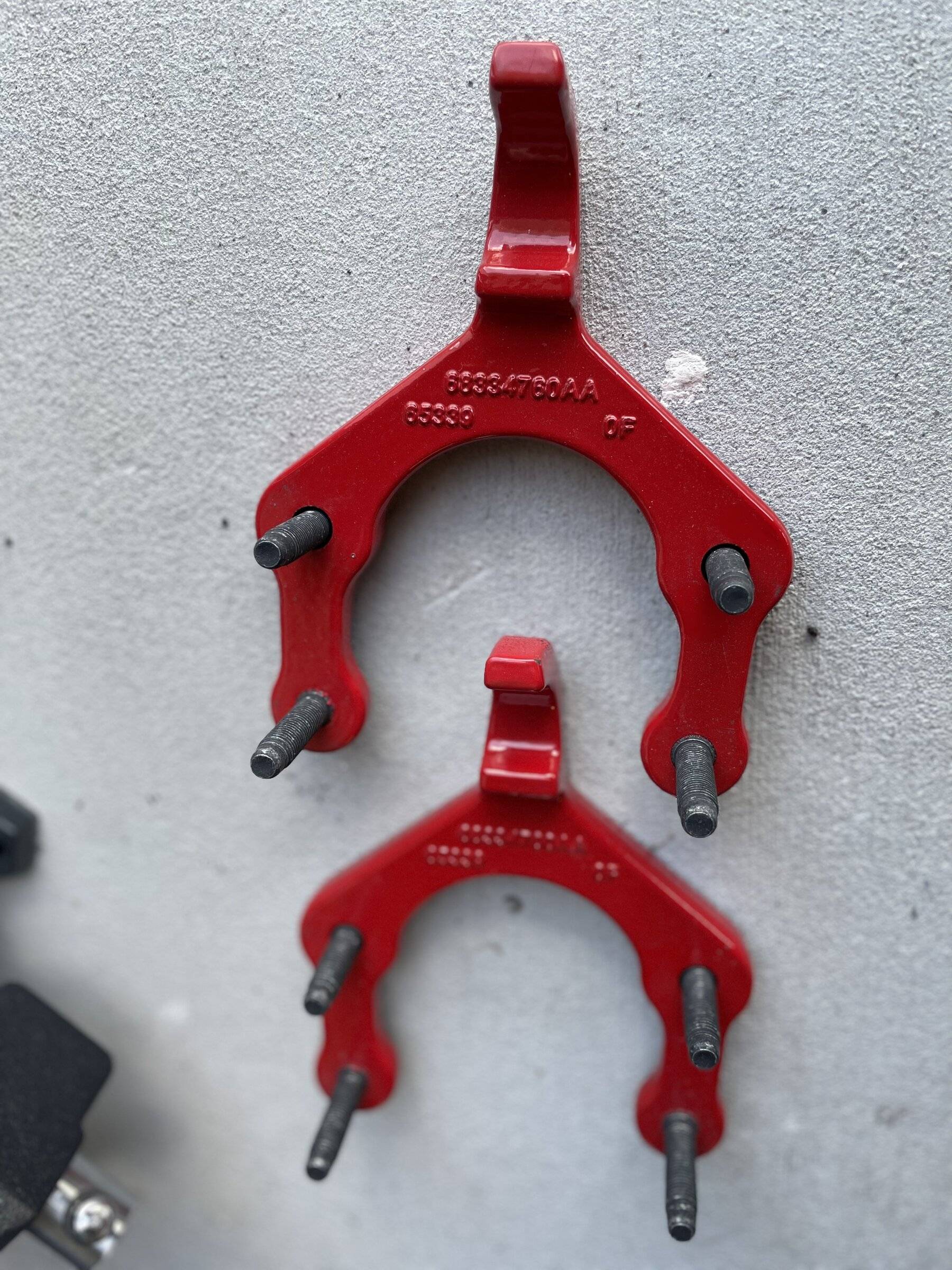Jeep Wrangler JL Red front tow hooks 542A7518-E8A4-473A-BEFF-C9797F27BD36